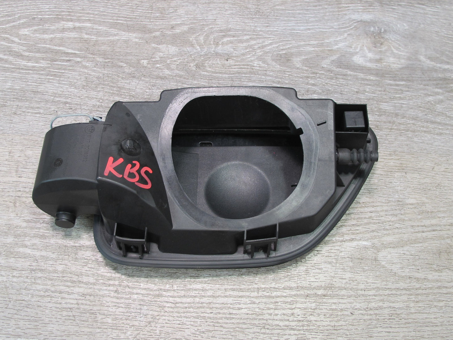 2006-2010 BMW E63 E64 M6 Fuel Tank Filler Door Lid Cover w Hinge 7009382
