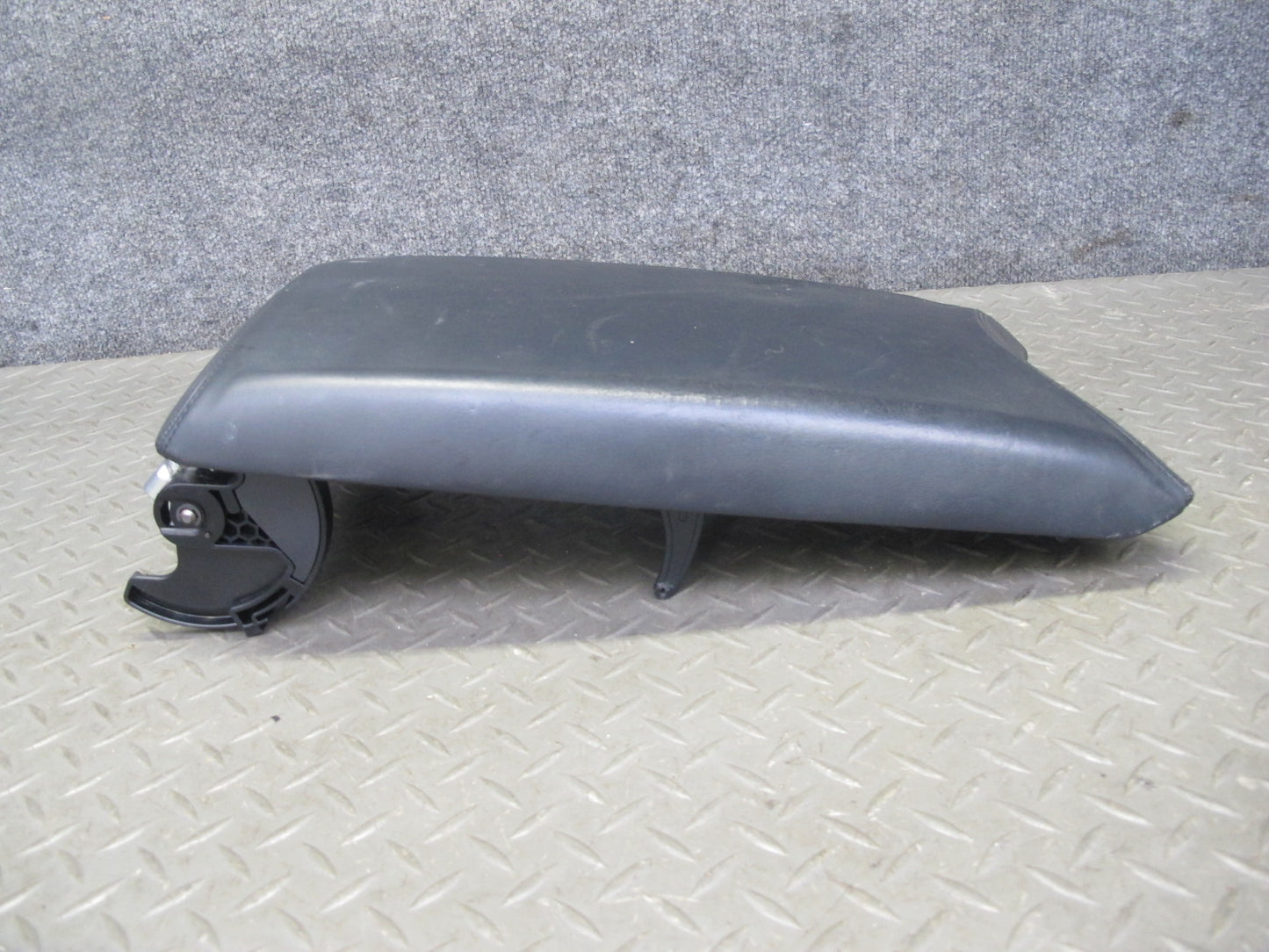 08-09 Lexus UVF46 LS600h Center Console Leather Armrest Lid Cover Black OEM