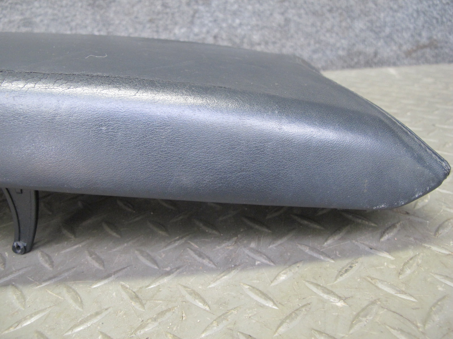 08-09 Lexus UVF46 LS600h Center Console Leather Armrest Lid Cover Black OEM