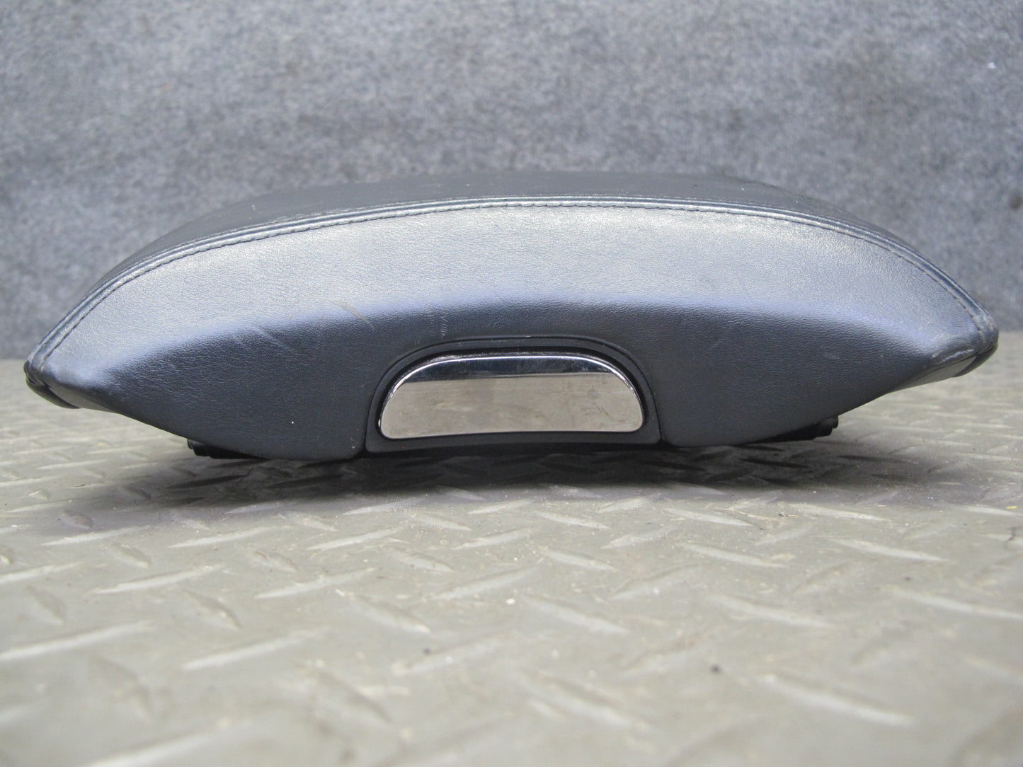 08-09 Lexus UVF46 LS600h Center Console Leather Armrest Lid Cover Black OEM