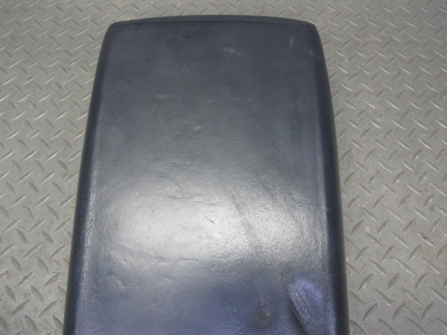 08-09 Lexus UVF46 LS600h Center Console Leather Armrest Lid Cover Black OEM