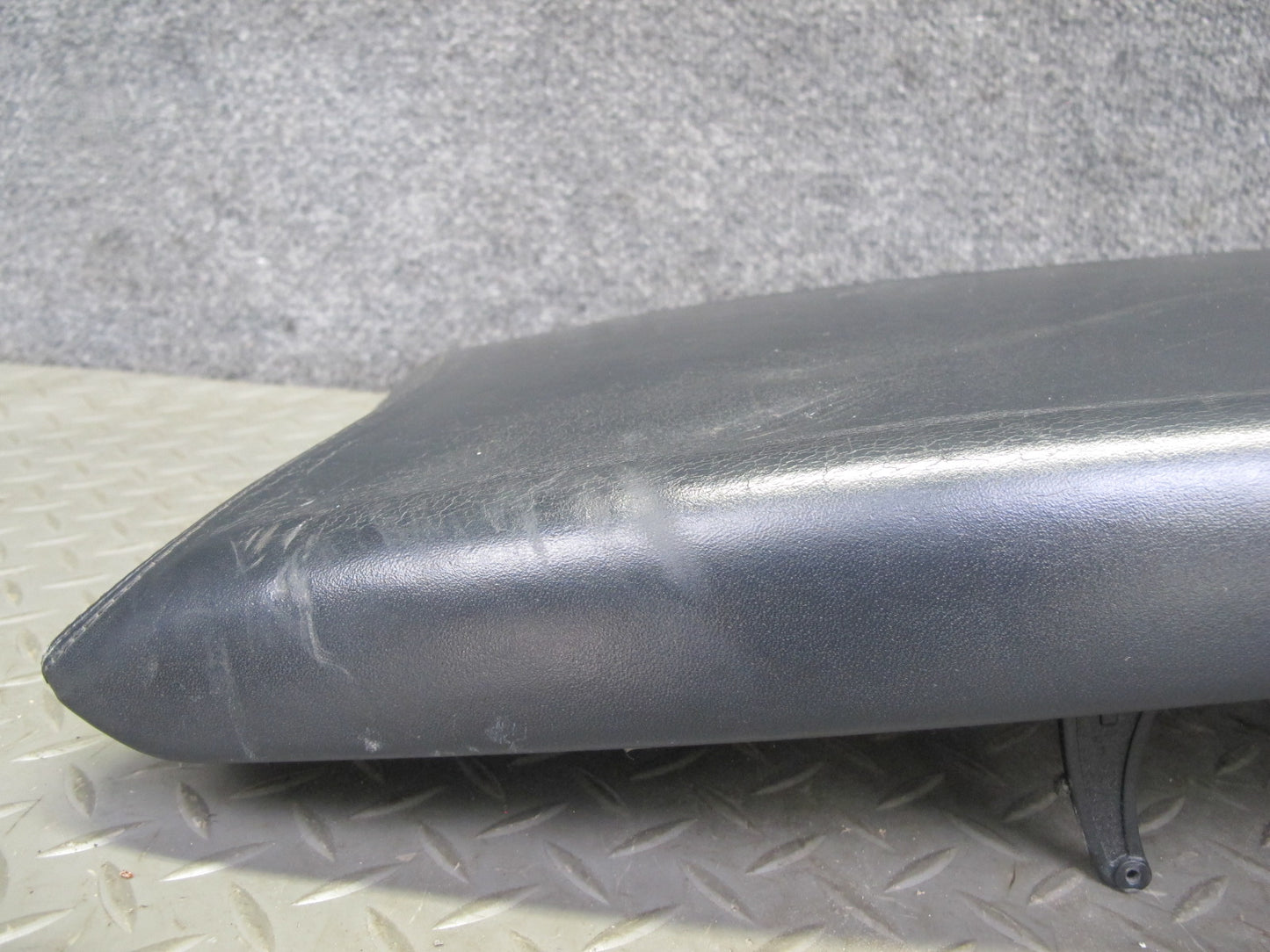 08-09 Lexus UVF46 LS600h Center Console Leather Armrest Lid Cover Black OEM