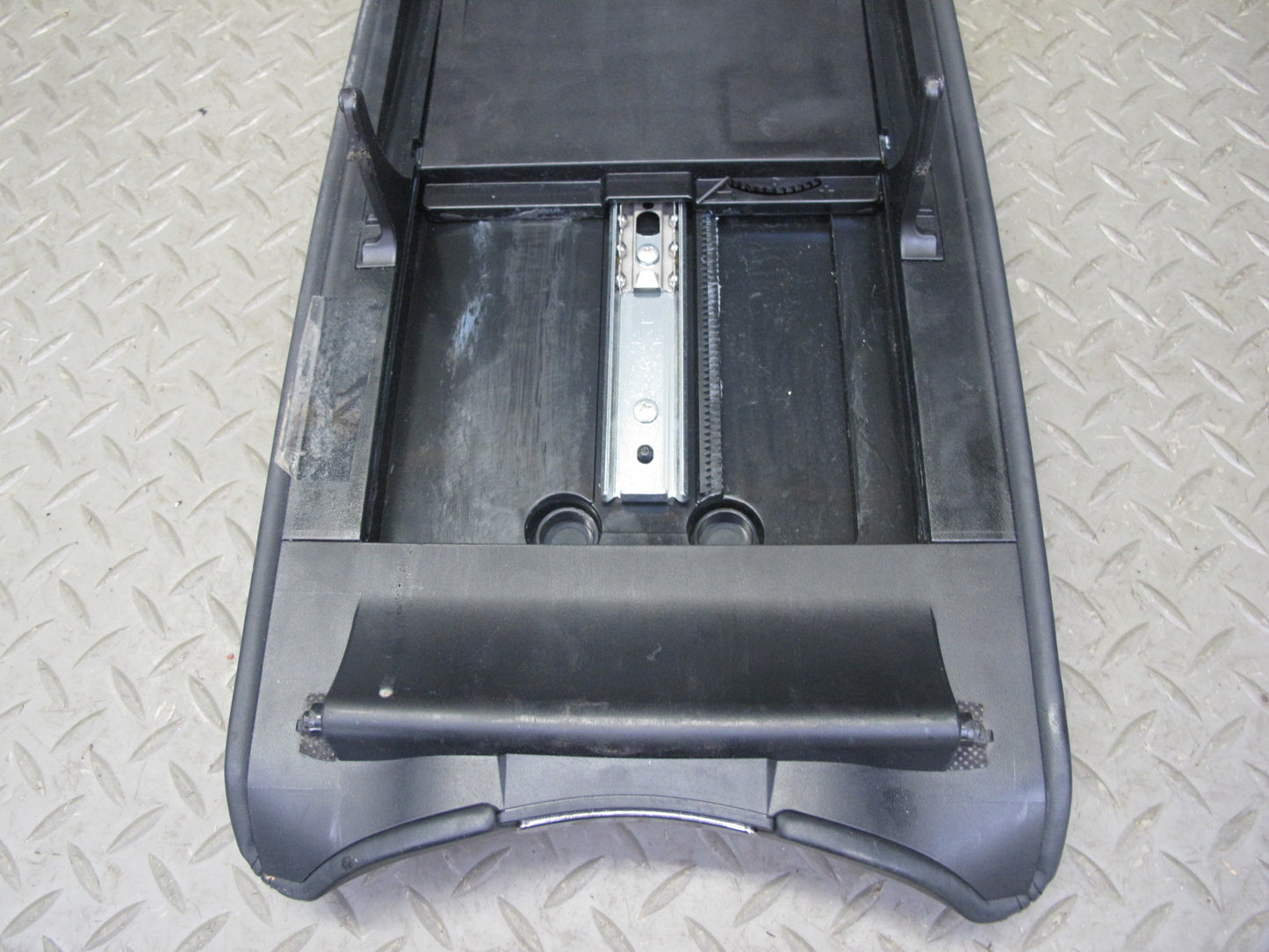 08-09 Lexus UVF46 LS600h Center Console Leather Armrest Lid Cover Black OEM