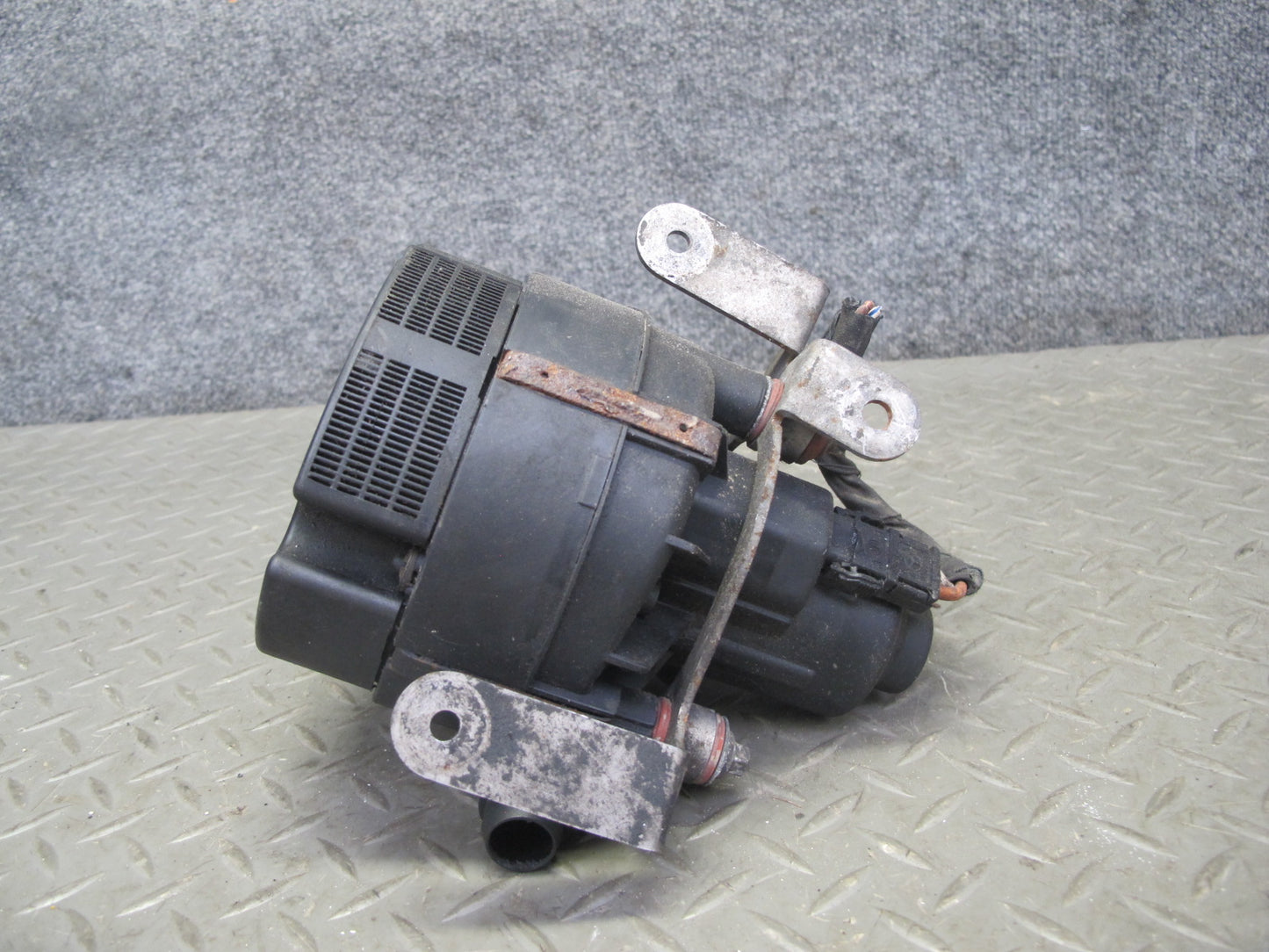 07-11 Mercedes W164 ML63 AMG Secondary Air Smog Injection Pump 0001405885 OEM