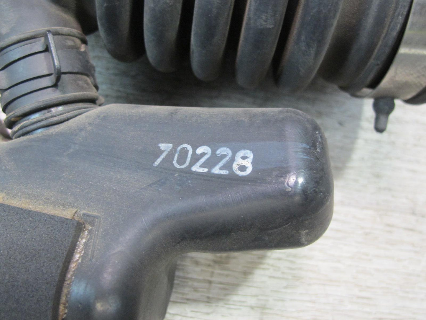 07-09 Nissan 350Z Z33 Convertible VQ35HR Left Engine Air Intake Tube OEM