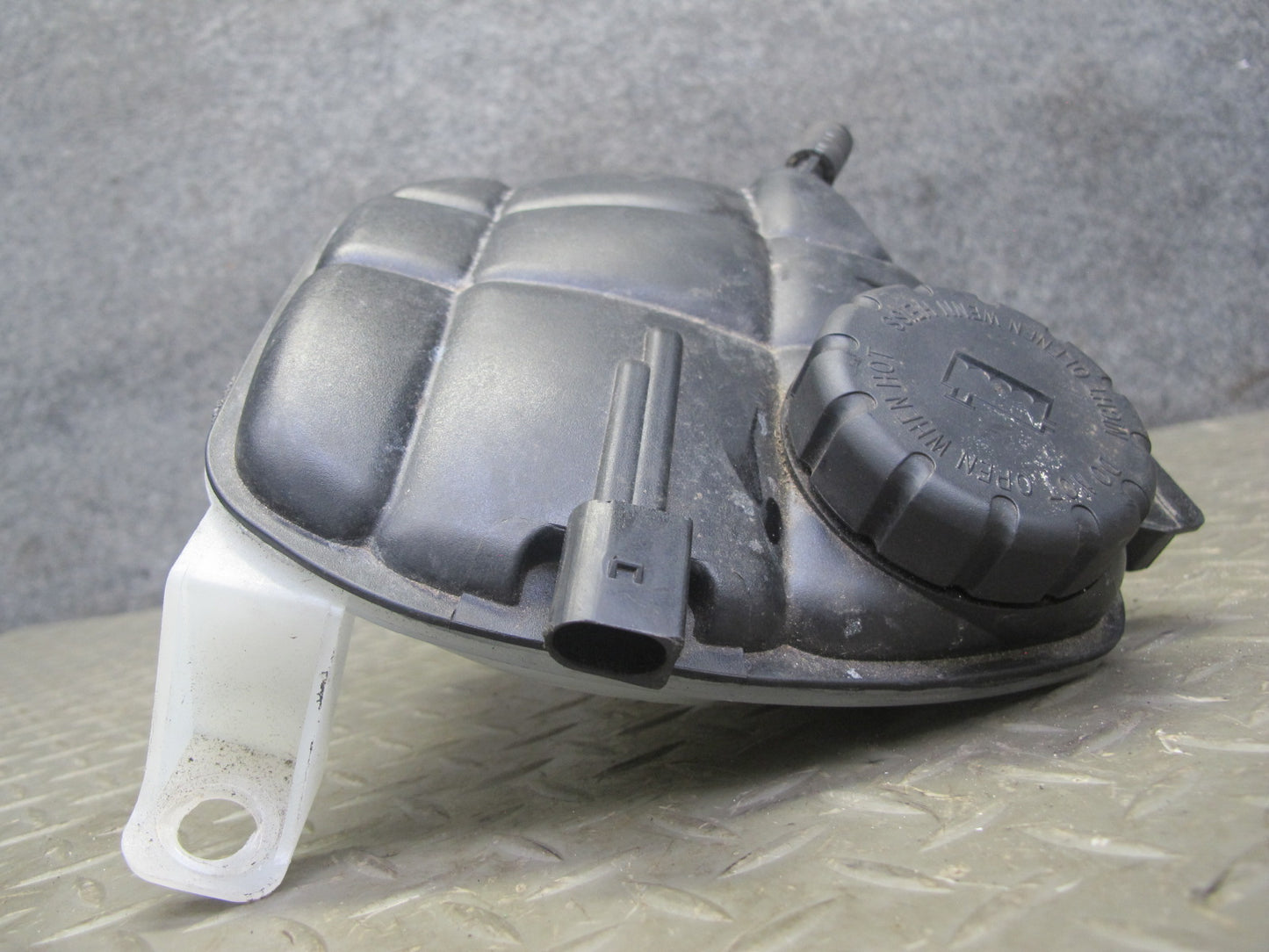 07-11 Mercedes W164 Ml-class Engine Cooling Expansion Reservoir Tank OEM