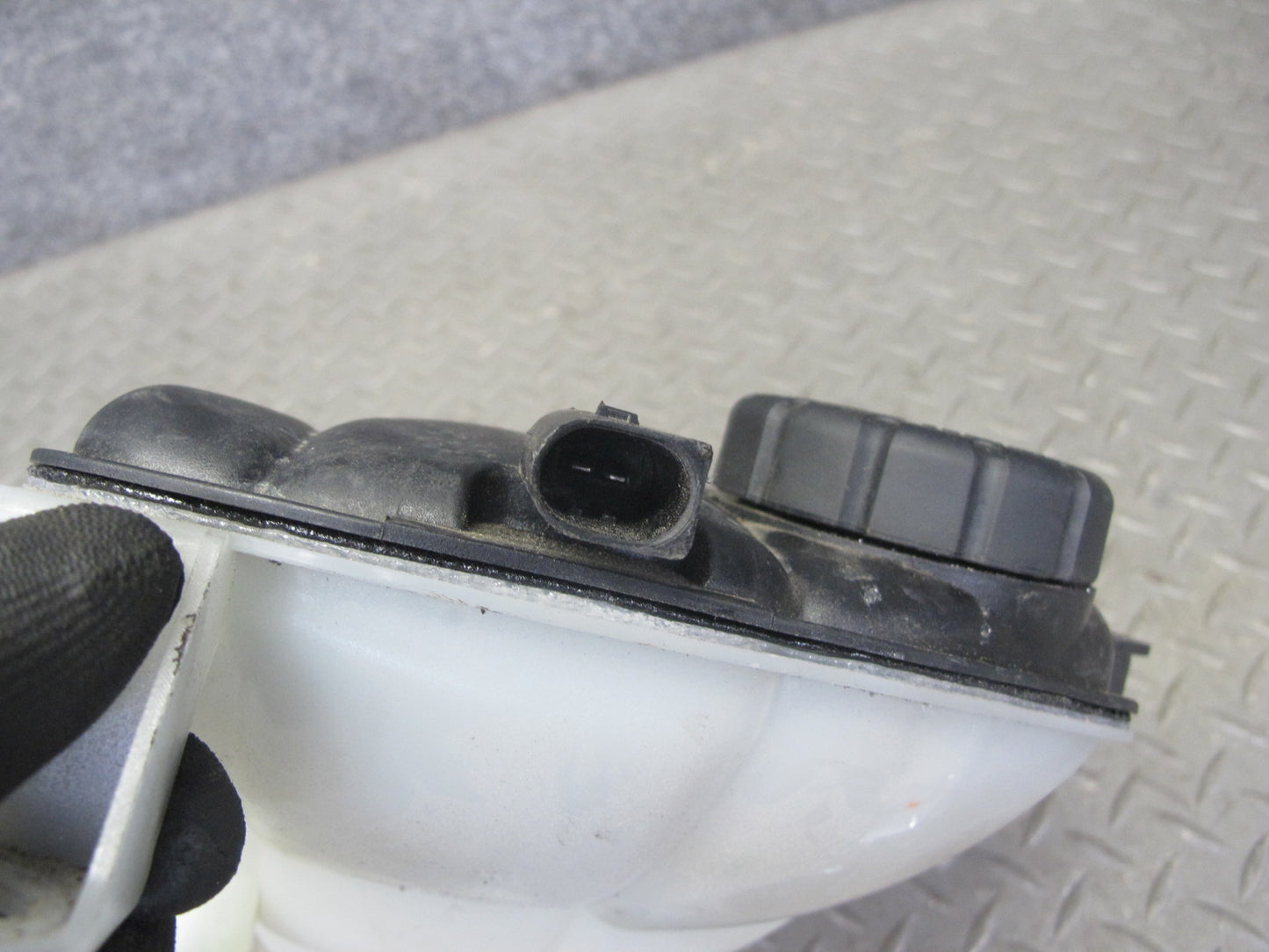 07-11 Mercedes W164 Ml-class Engine Cooling Expansion Reservoir Tank OEM