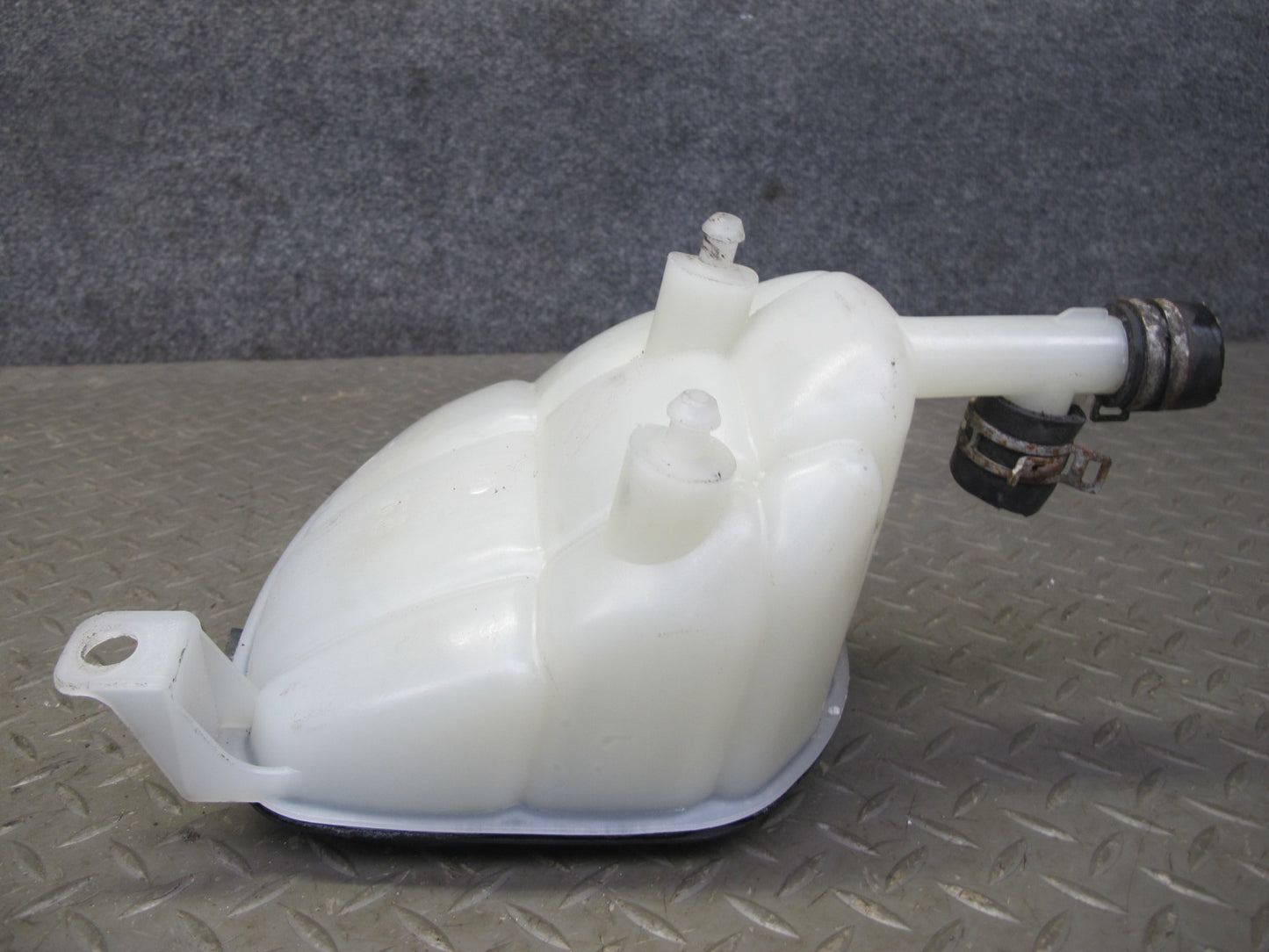 07-11 Mercedes W164 Ml-class Engine Cooling Expansion Reservoir Tank OEM