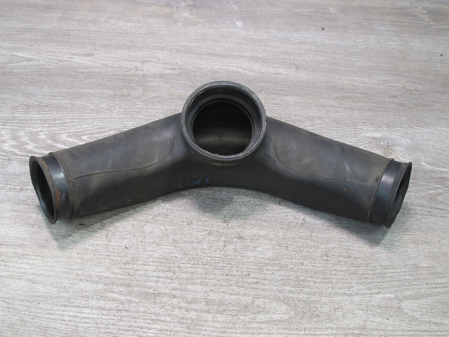 90-96 Nissan Z32 300ZX VG30DE NON Turbo Center Air Intake Y Pipe Hose OEM