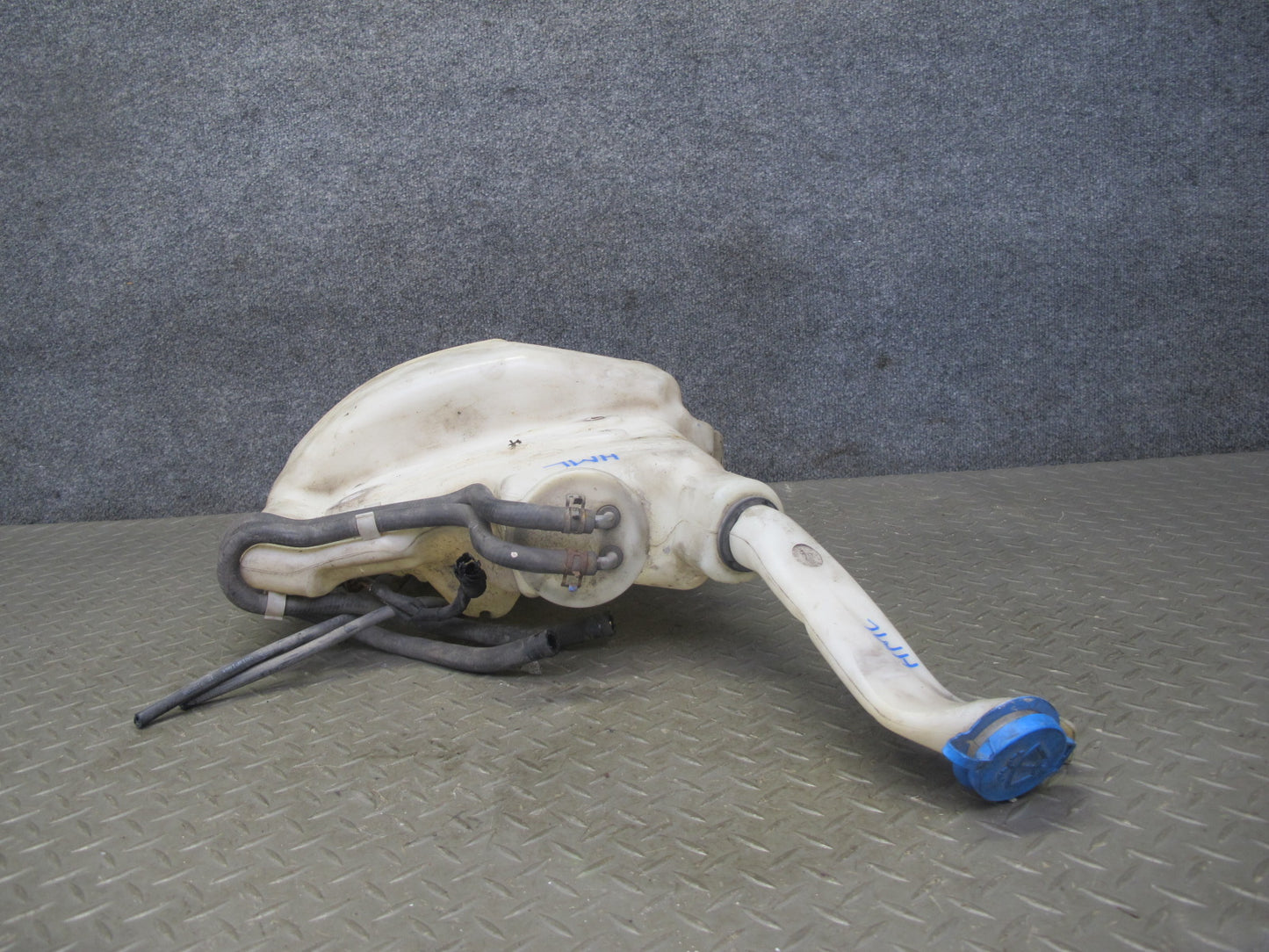 07-11 Mercedes W164 Ml-class Windshield Washer Reservoir w Pump OEM