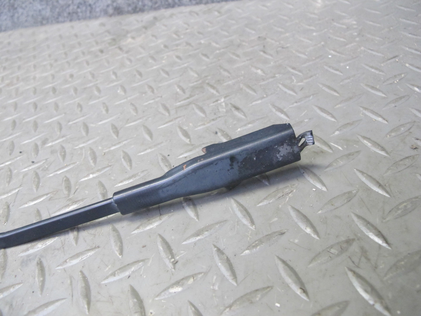 07-11 Mercedes W164 Ml-class Set of 2 Front Left Right Windshield Wiper Arm OEM