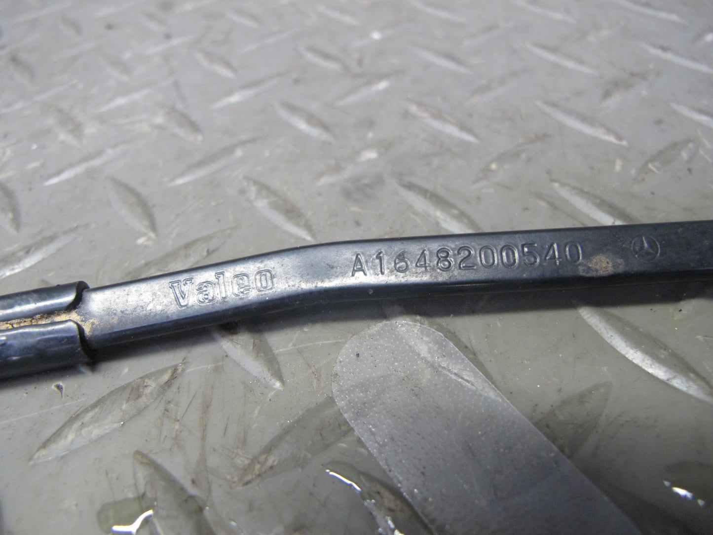 07-11 Mercedes W164 Ml-class Set of 2 Front Left Right Windshield Wiper Arm OEM