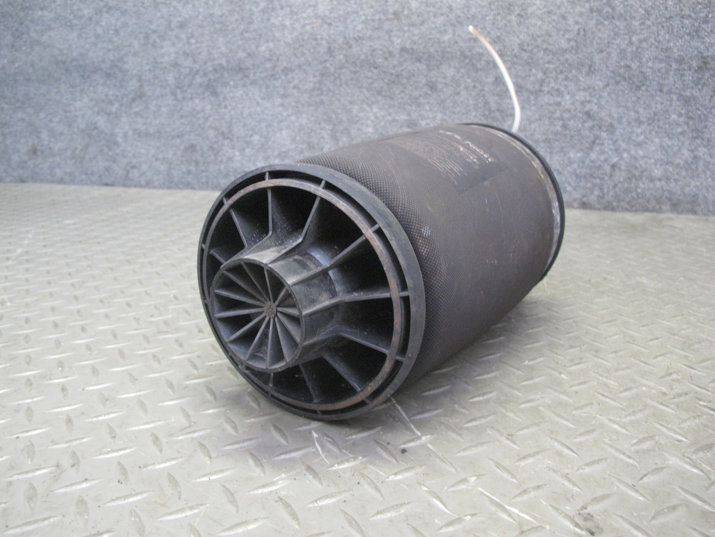 07-11 Mercedes W166 Ml-class Rear Right Air Suspension Shock Arnott OEM
