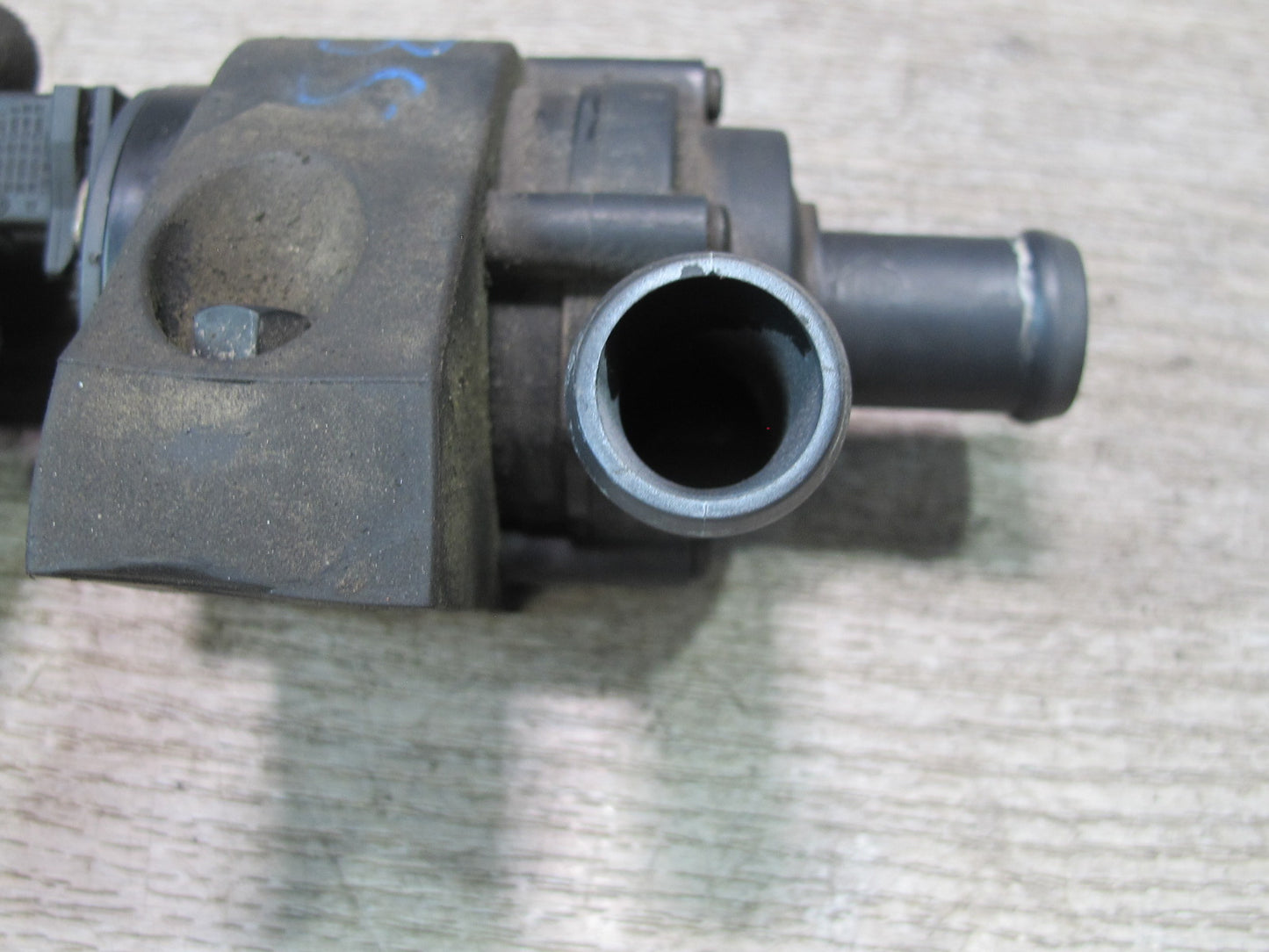 2006-2010 BMW E63 E64 M6 Secondary Additional Auxiliary Water Pump 6936568