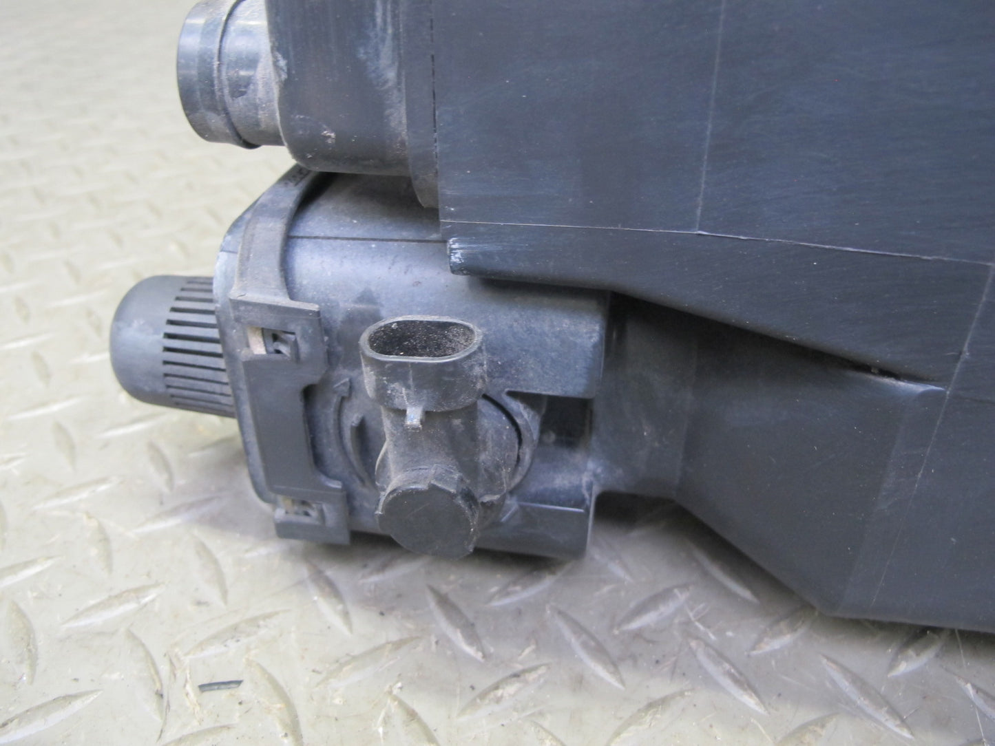 07-11 Mercedes W164 ML63 AMG Fuel Evap Vapor Charcoal Canister OEM