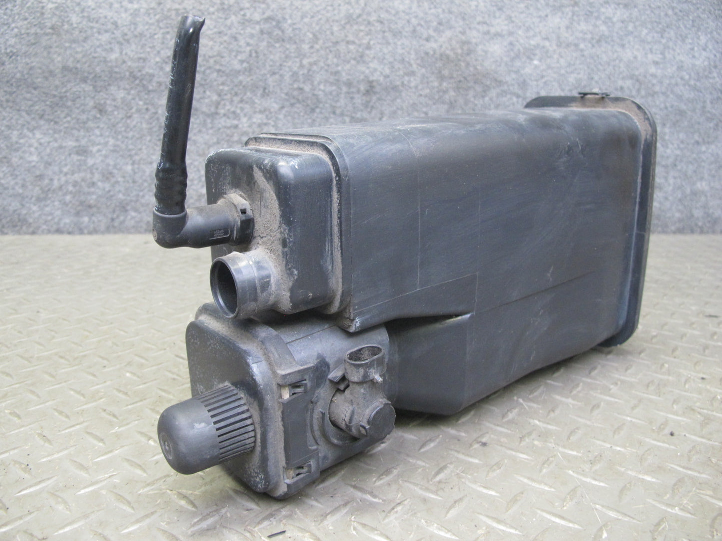 07-11 Mercedes W164 ML63 AMG Fuel Evap Vapor Charcoal Canister OEM