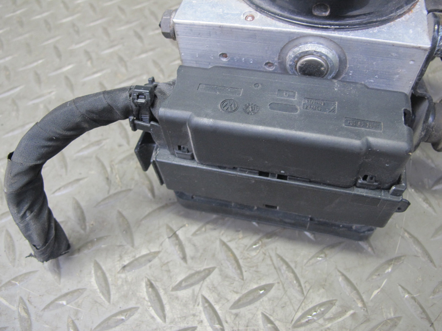 2008 VW Golf R32 VR6 3.2L AWD Anti Lock Brake ABS Pump Module 1K0614517AB OEM