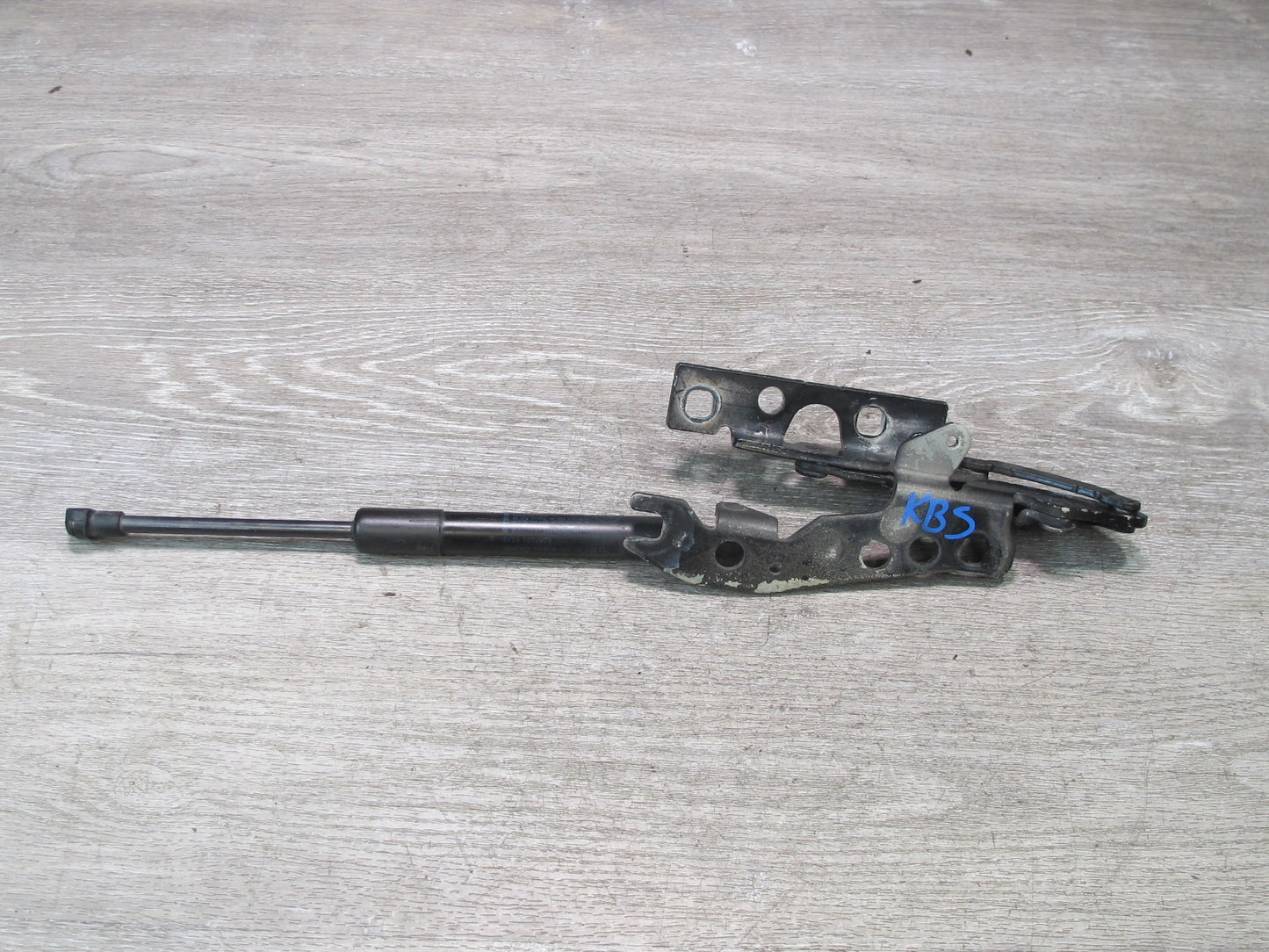 2006-2010 BMW E63 E64 Front Left & Right Hood Hinge w Shock Support Set