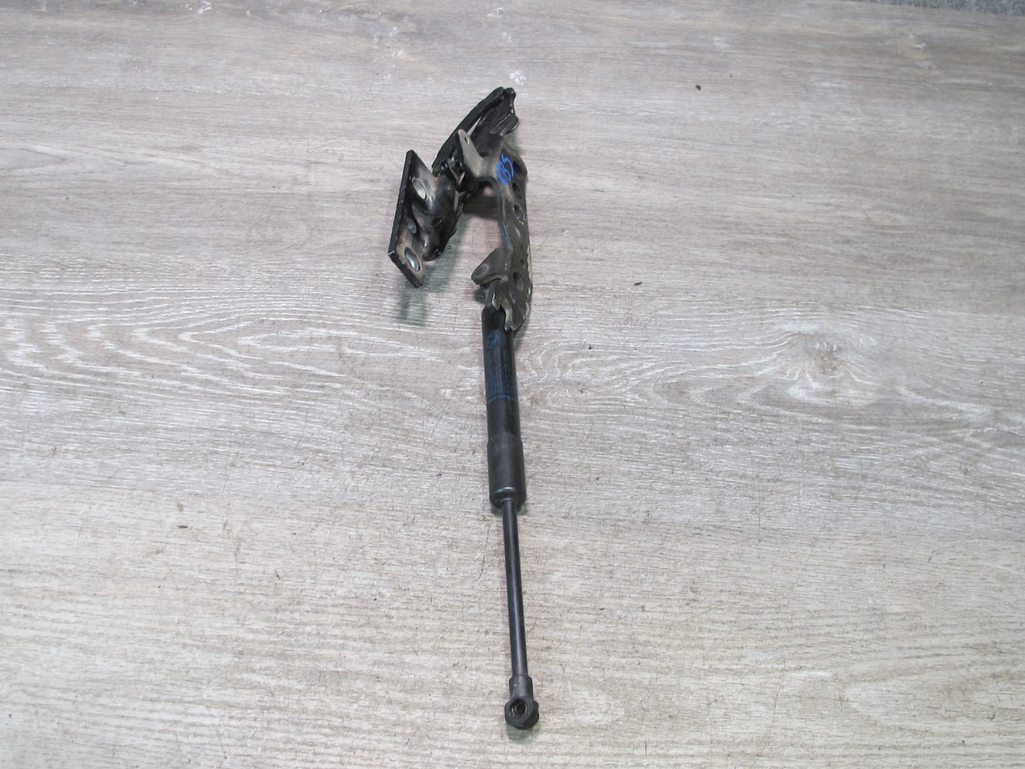 2006-2010 BMW E63 E64 Front Left & Right Hood Hinge w Shock Support Set