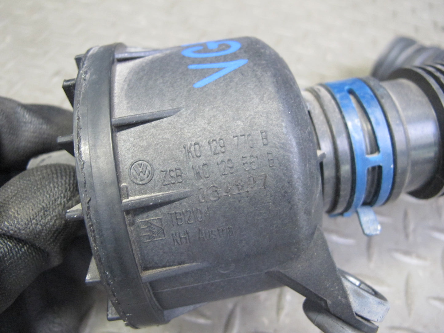 2008 VW R32 VR6 3.2L Engine Air Intake Resonator w Duct Hose Pipe OEM