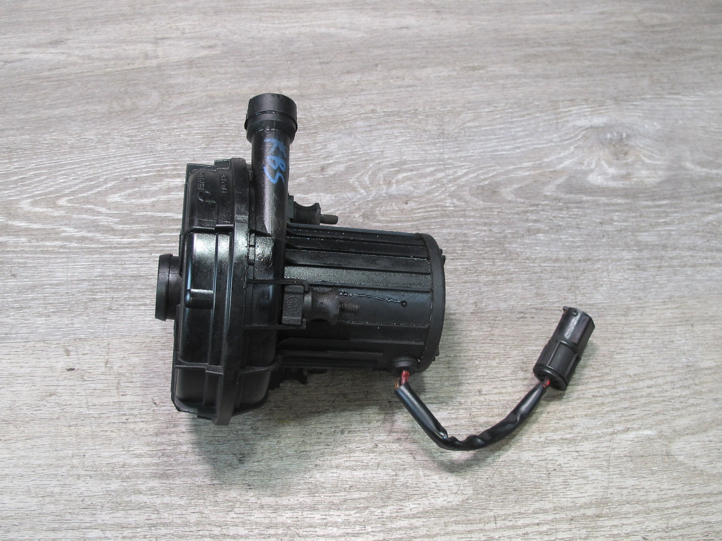 2006-2010 BMW E63 E64 M6 Smog Secondary Air Injection Pump 7506210
