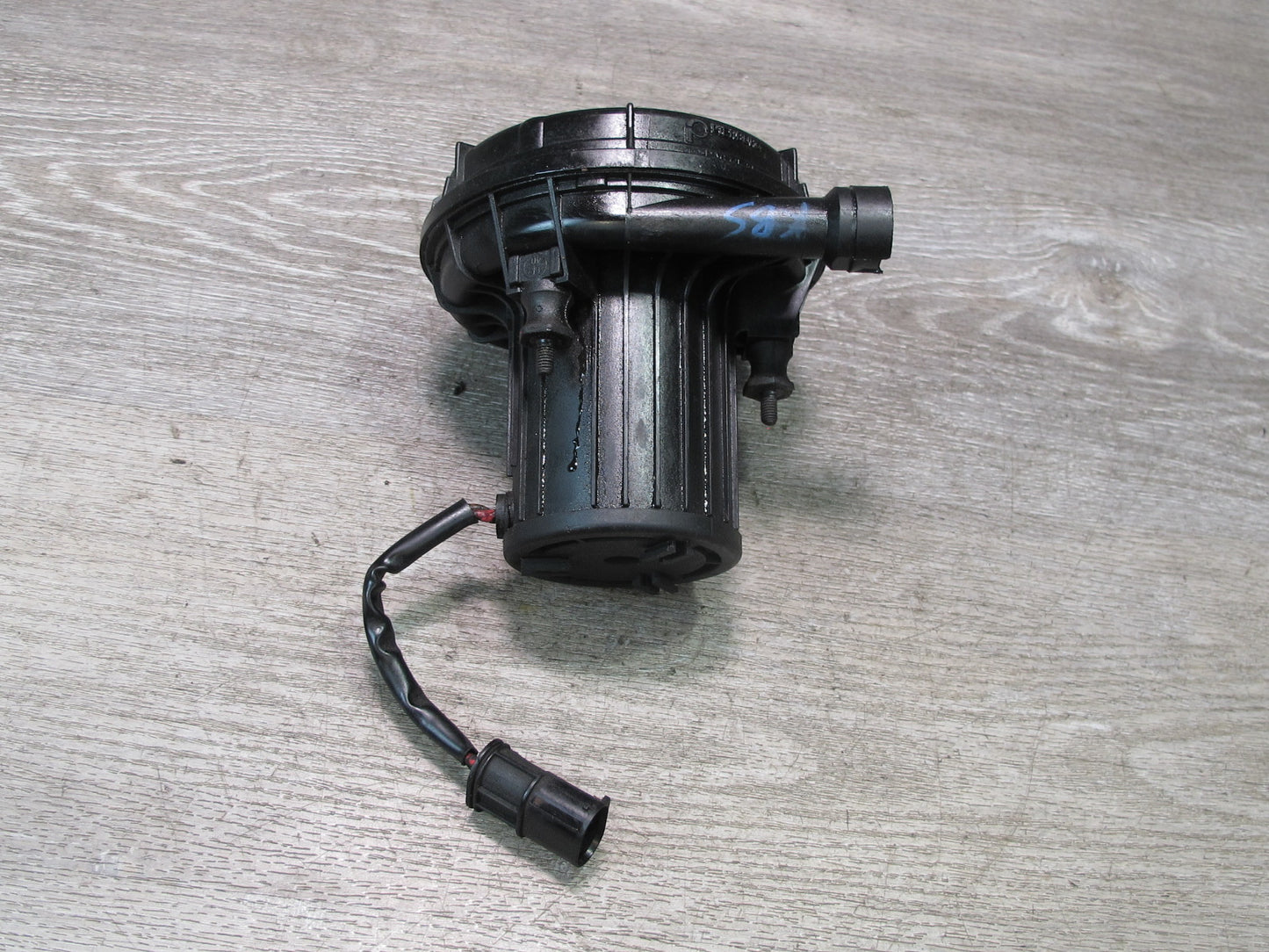 2006-2010 BMW E63 E64 M6 Smog Secondary Air Injection Pump 7506210