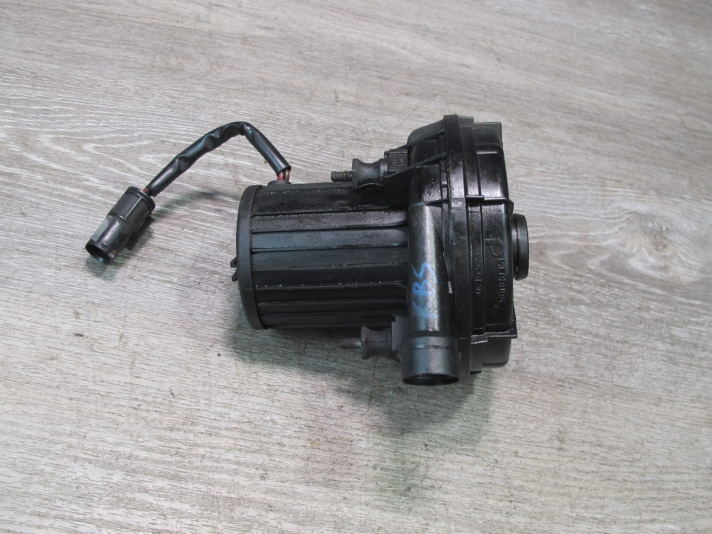 2006-2010 BMW E63 E64 M6 Smog Secondary Air Injection Pump 7506210