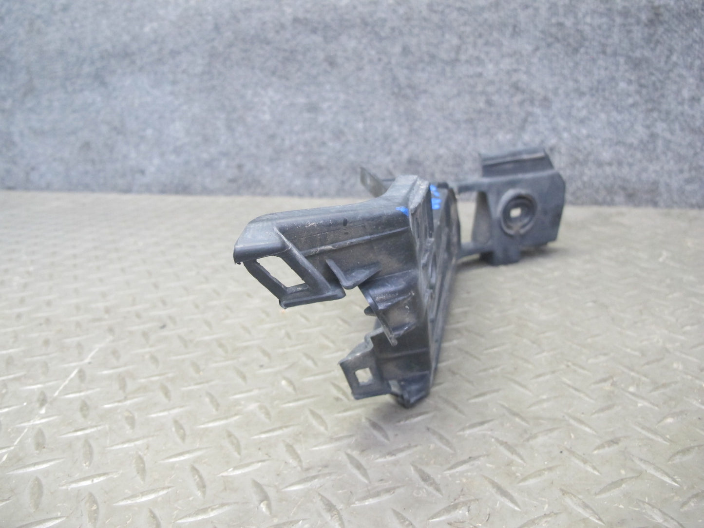 2008 VW R32 VR6 Rear Bumper Impact Absorber Guide Bracket Mount Set OEM
