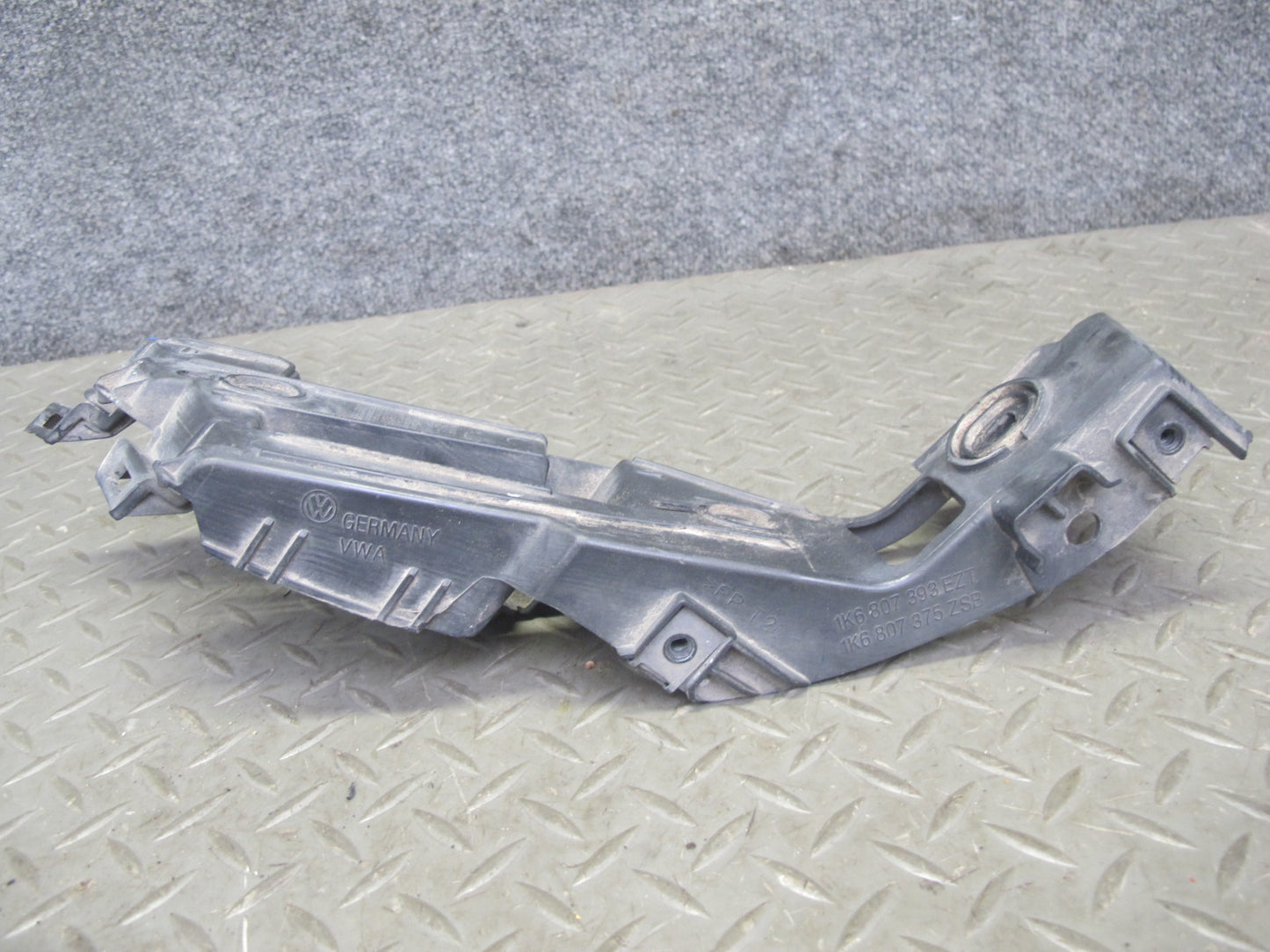 2008 VW R32 VR6 Rear Bumper Impact Absorber Guide Bracket Mount Set OEM