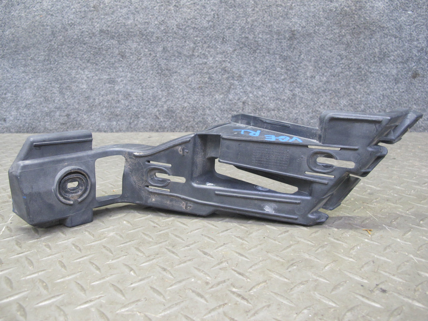 2008 VW R32 VR6 Rear Bumper Impact Absorber Guide Bracket Mount Set OEM