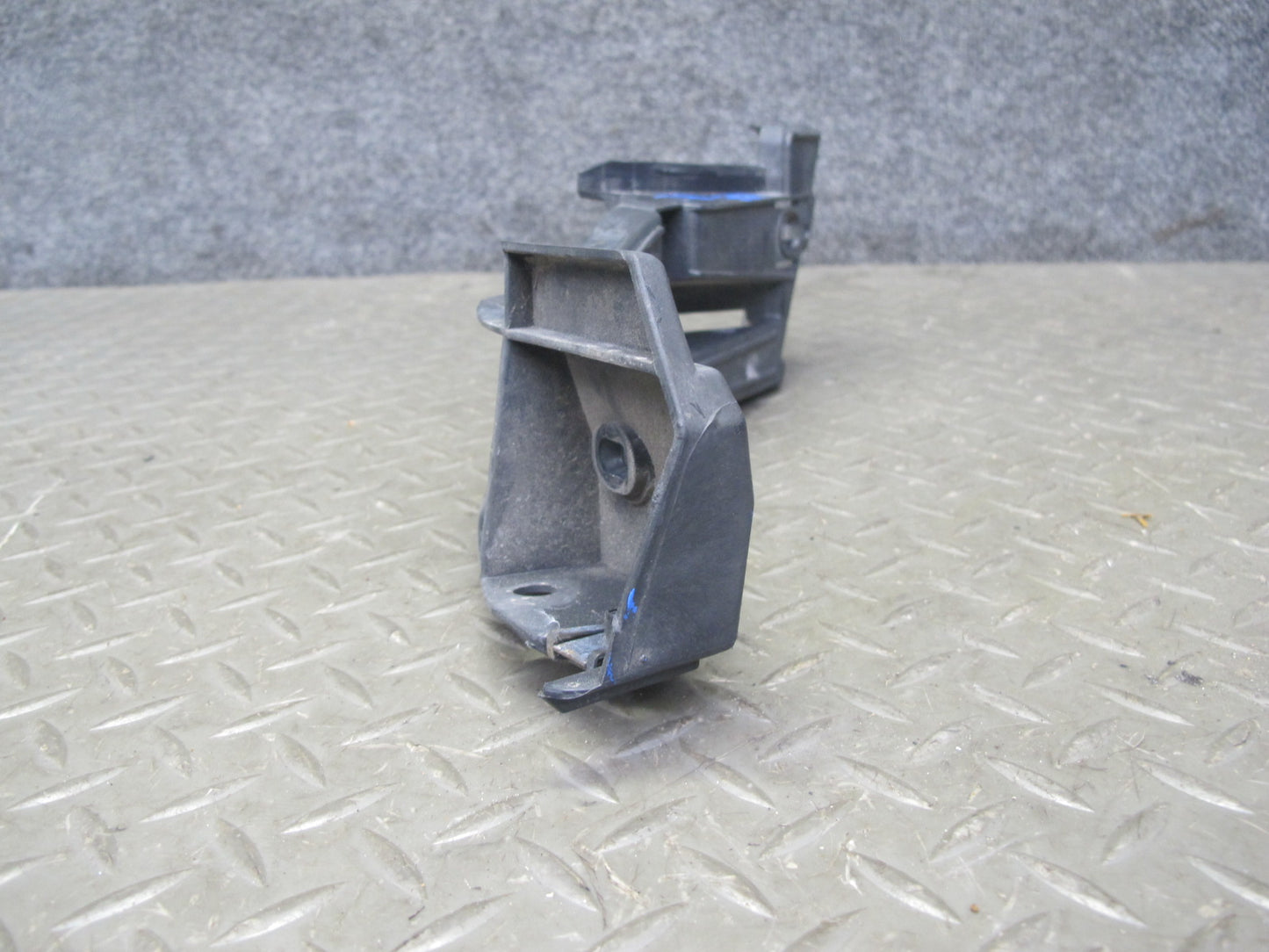 2008 VW R32 VR6 Rear Bumper Impact Absorber Guide Bracket Mount Set OEM