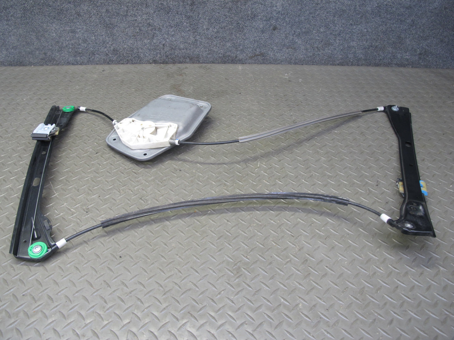 06-09 VW R32 GTI Rabbit MK5 2-DR Right Door Window Regulator w Motor OEM