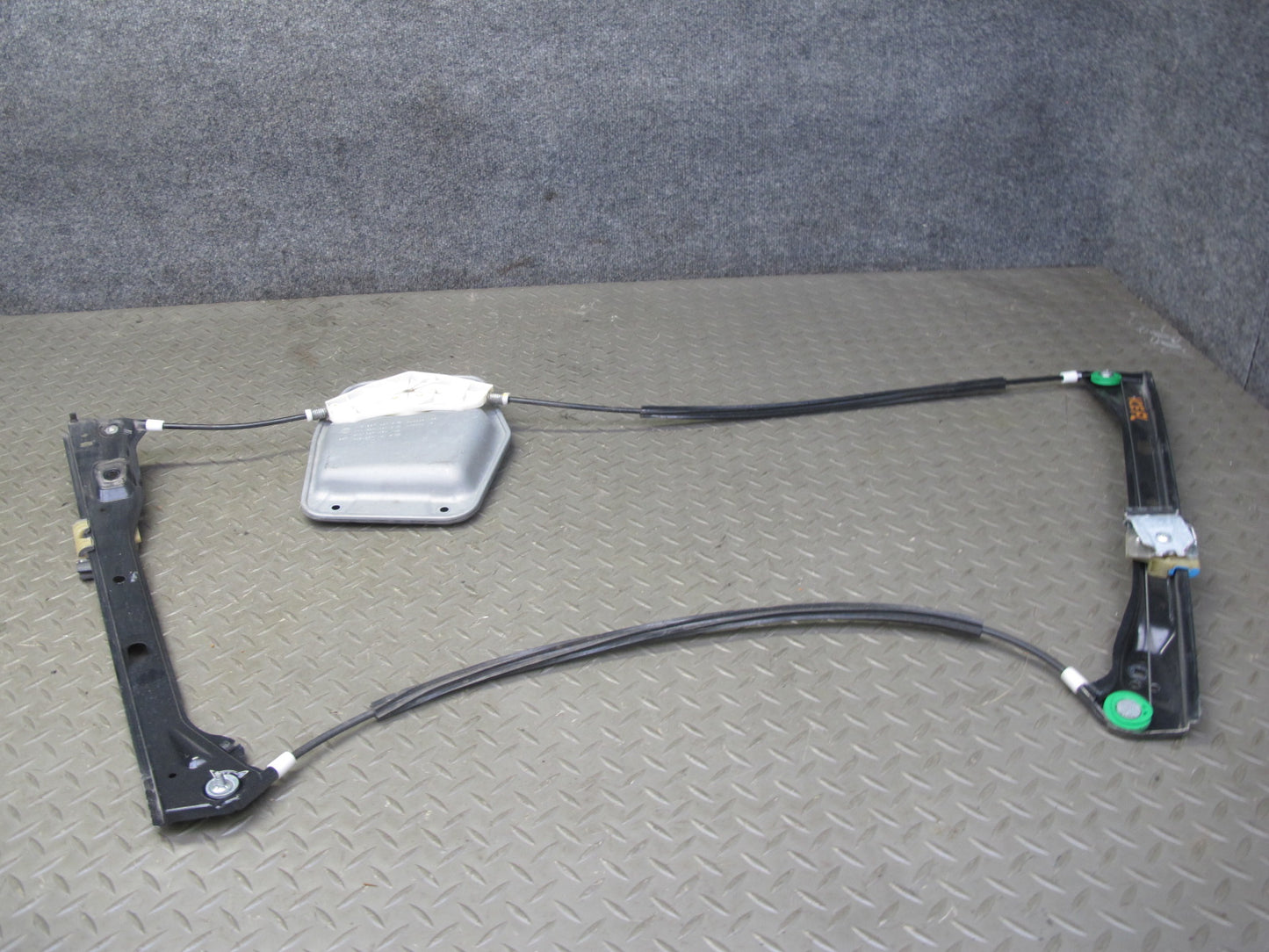 06-09 VW R32 GTI Rabbit MK5 2-DR Left Door Window Regulator w Motor OEM