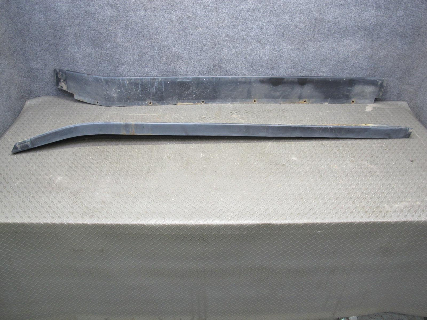 2003-2009 Hummer H2 Left & Right Side Rocker Skirt Panel Molding Trim Set