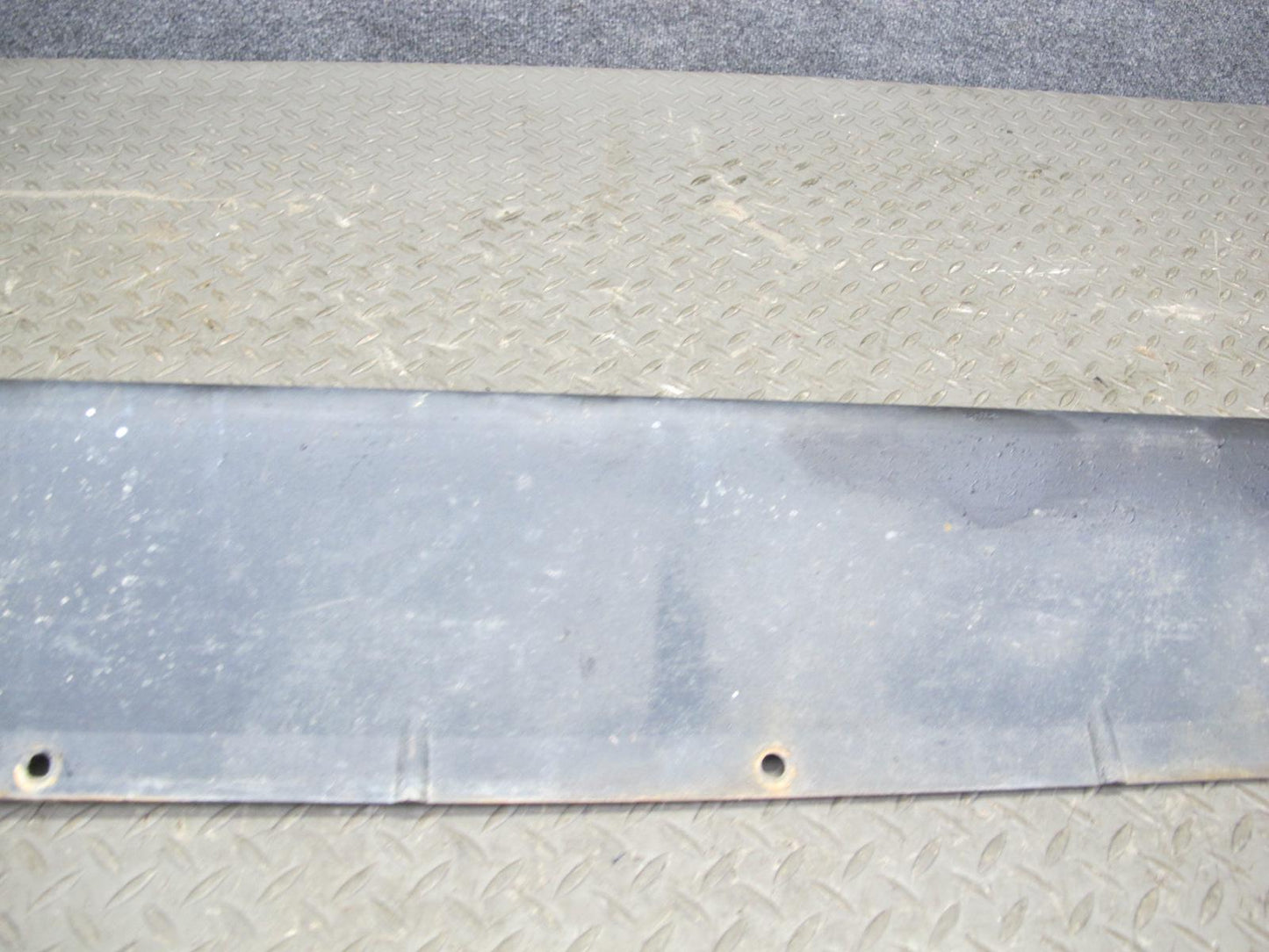 2003-2009 Hummer H2 Left & Right Side Rocker Skirt Panel Molding Trim Set