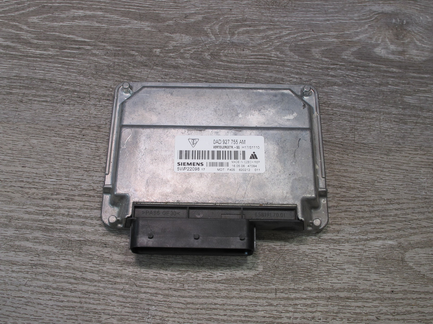 2005-2006 Porsche Cayenne 955 AWD A/T Transfer Case Control Module 0AD927755AM
