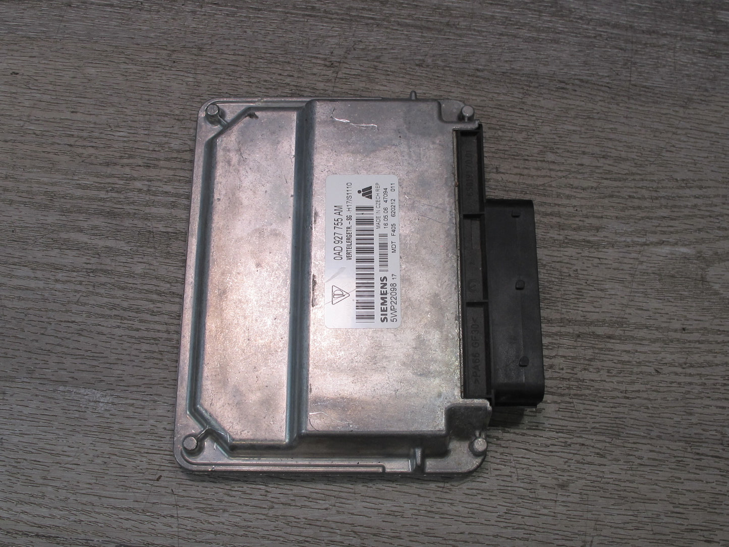 2005-2006 Porsche Cayenne 955 AWD A/T Transfer Case Control Module 0AD927755AM