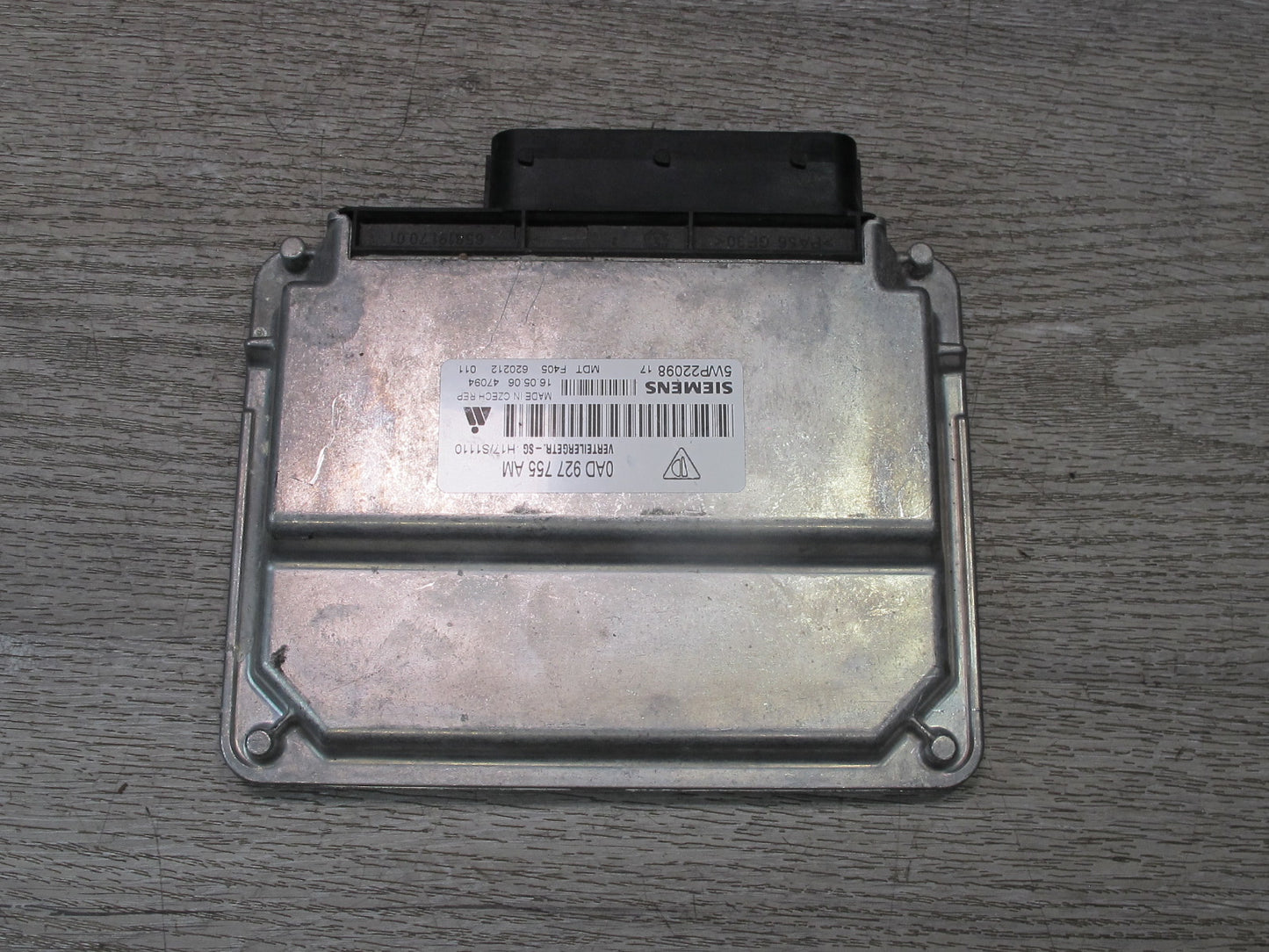 2005-2006 Porsche Cayenne 955 AWD A/T Transfer Case Control Module 0AD927755AM