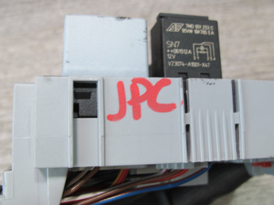 2003-2010 Porsche Cayenne 955 Under Hood Fuse Relay Box Module