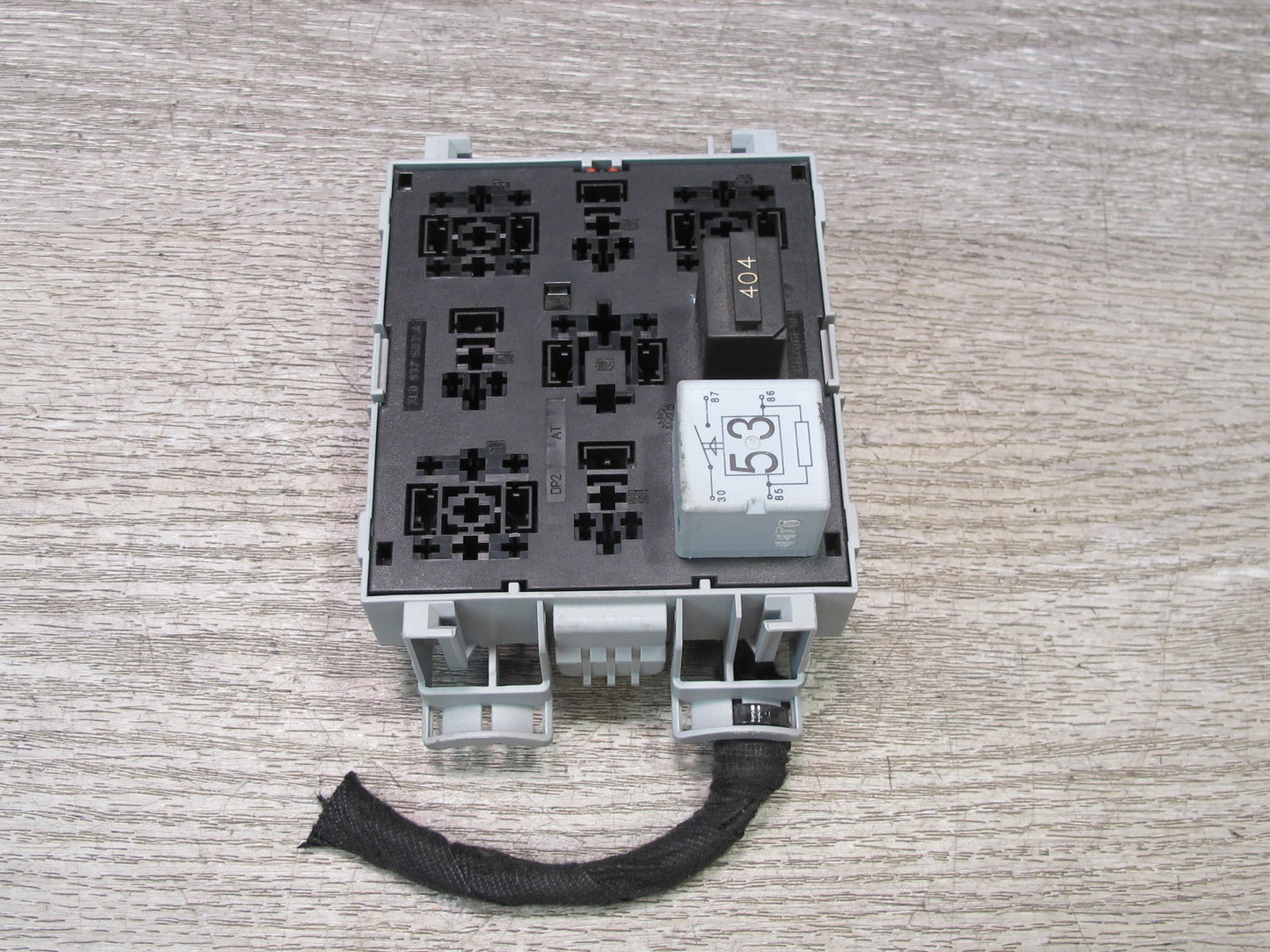 2003-2010 Porsche Cayenne 955 Under Hood Fuse Relay Box Module