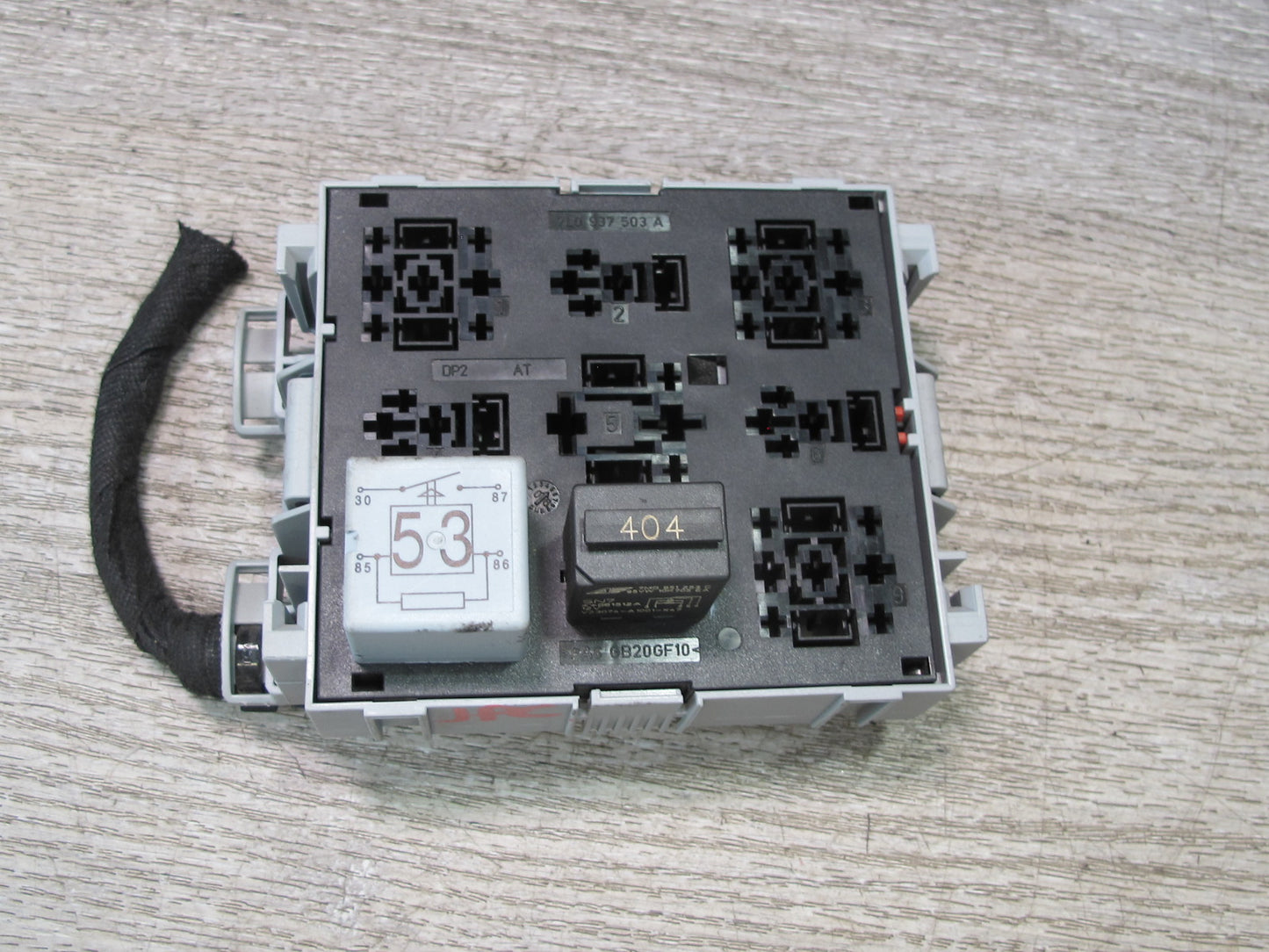 2003-2010 Porsche Cayenne 955 Under Hood Fuse Relay Box Module