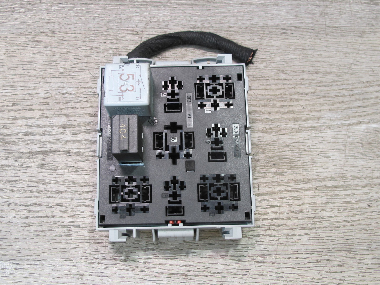2003-2010 Porsche Cayenne 955 Under Hood Fuse Relay Box Module