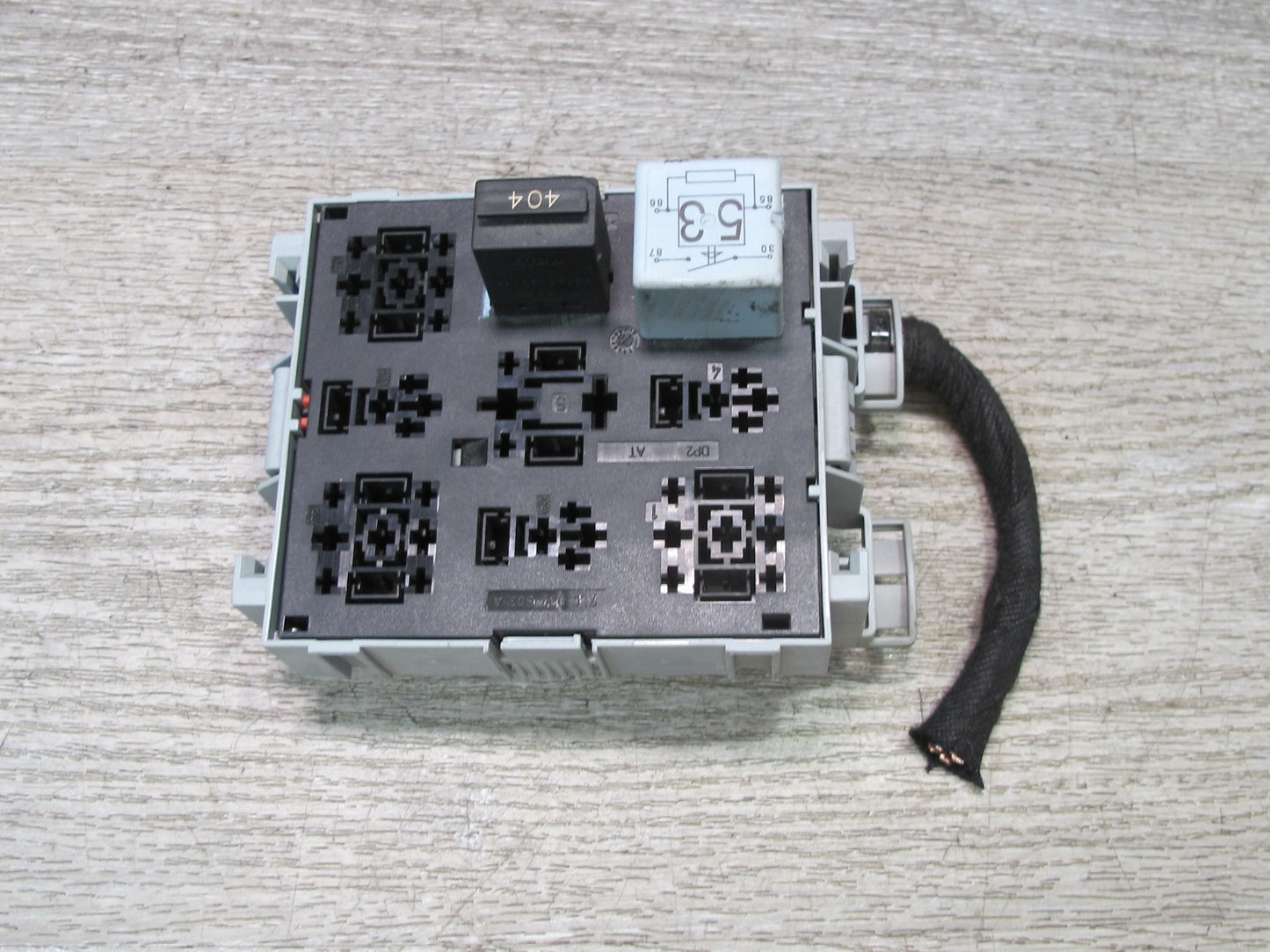 2003-2010 Porsche Cayenne 955 Under Hood Fuse Relay Box Module