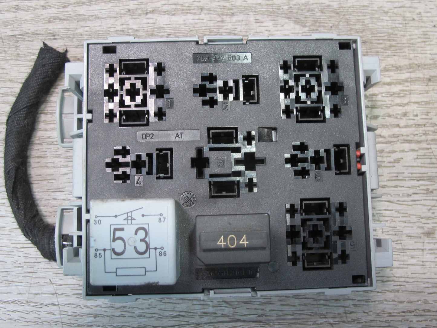 2003-2010 Porsche Cayenne 955 Under Hood Fuse Relay Box Module