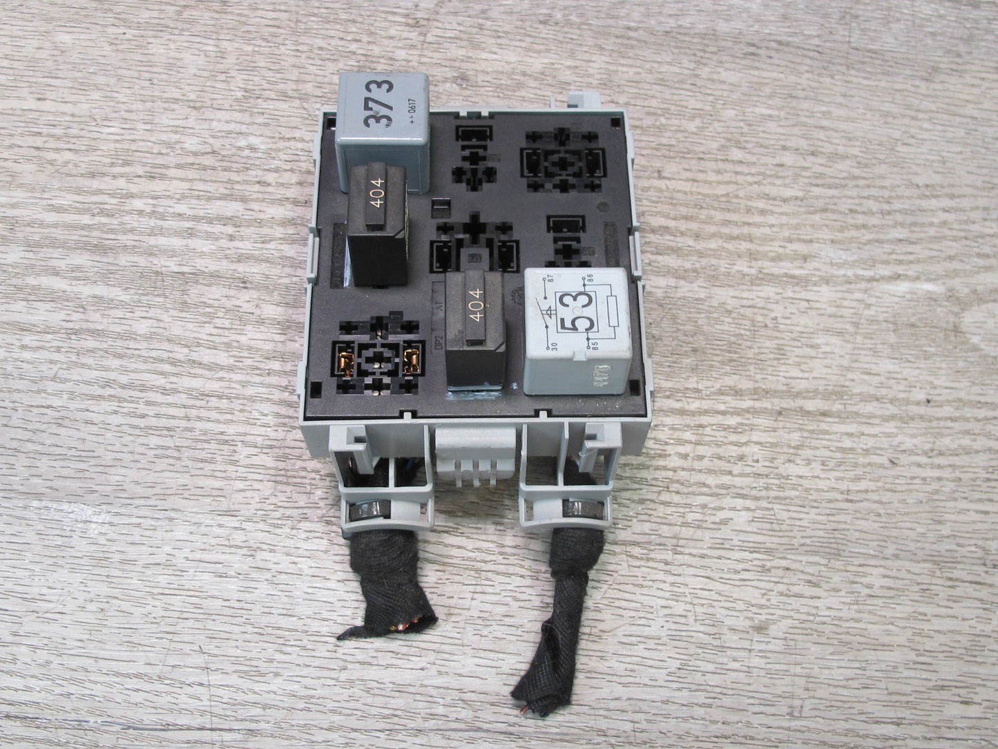 2003-2010 Porsche Cayenne 955 Under Hood Fuse Relay Box Module