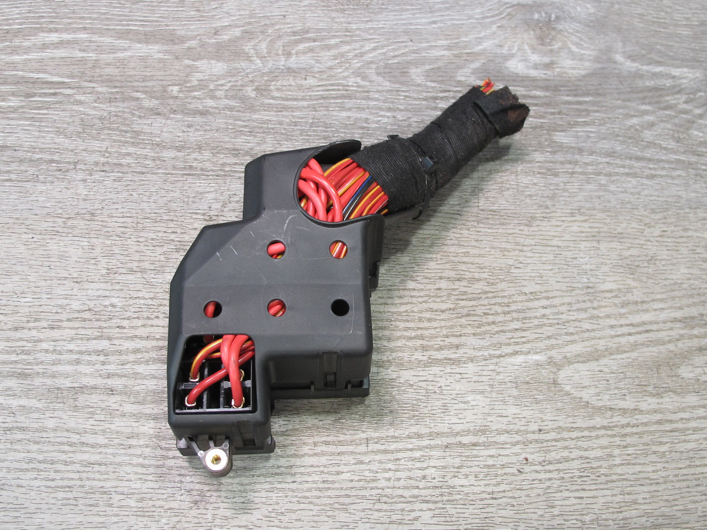 2003-2010 Porsche Cayenne 957 Dash Front Right Fuse Relay Box Module