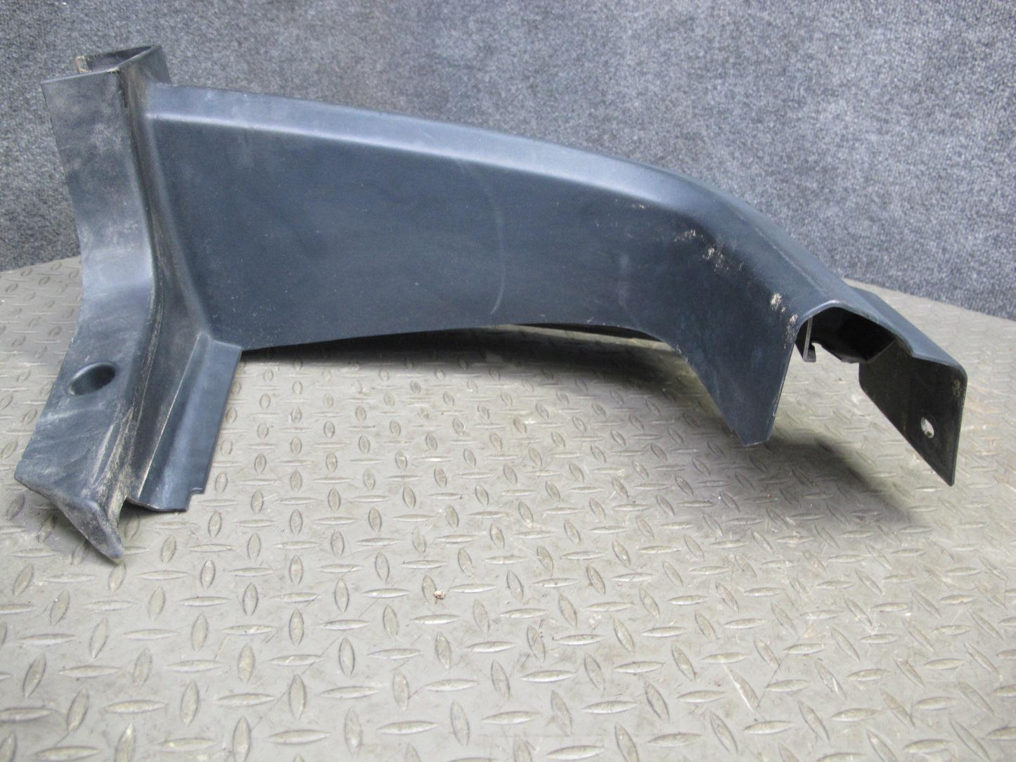 2005-2009 Hummer H2 SUT Rear Left Side Quarter Glass Window Trim Panel Cover