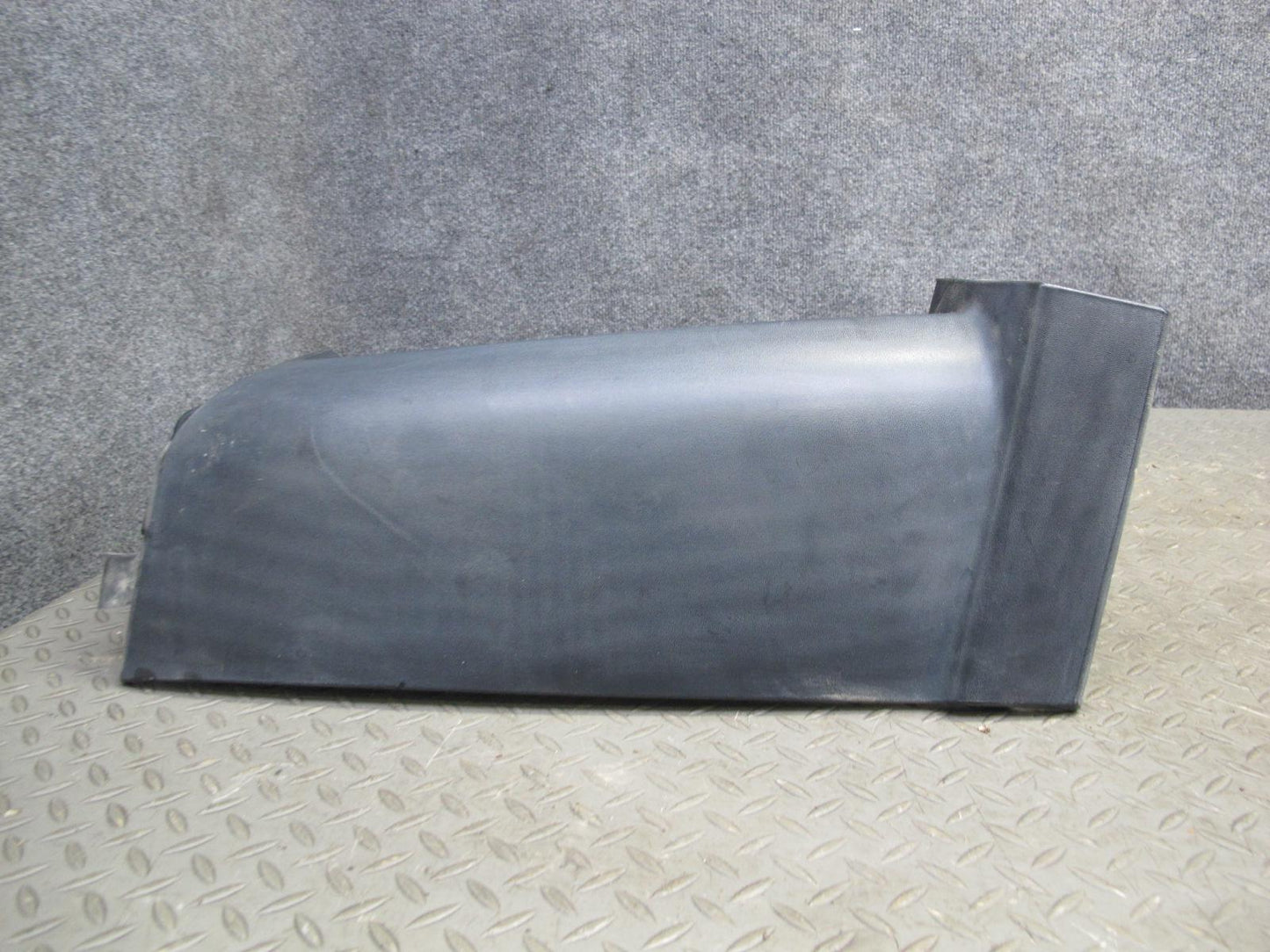 2005-2009 Hummer H2 SUT Rear Left Side Quarter Glass Window Trim Panel Cover