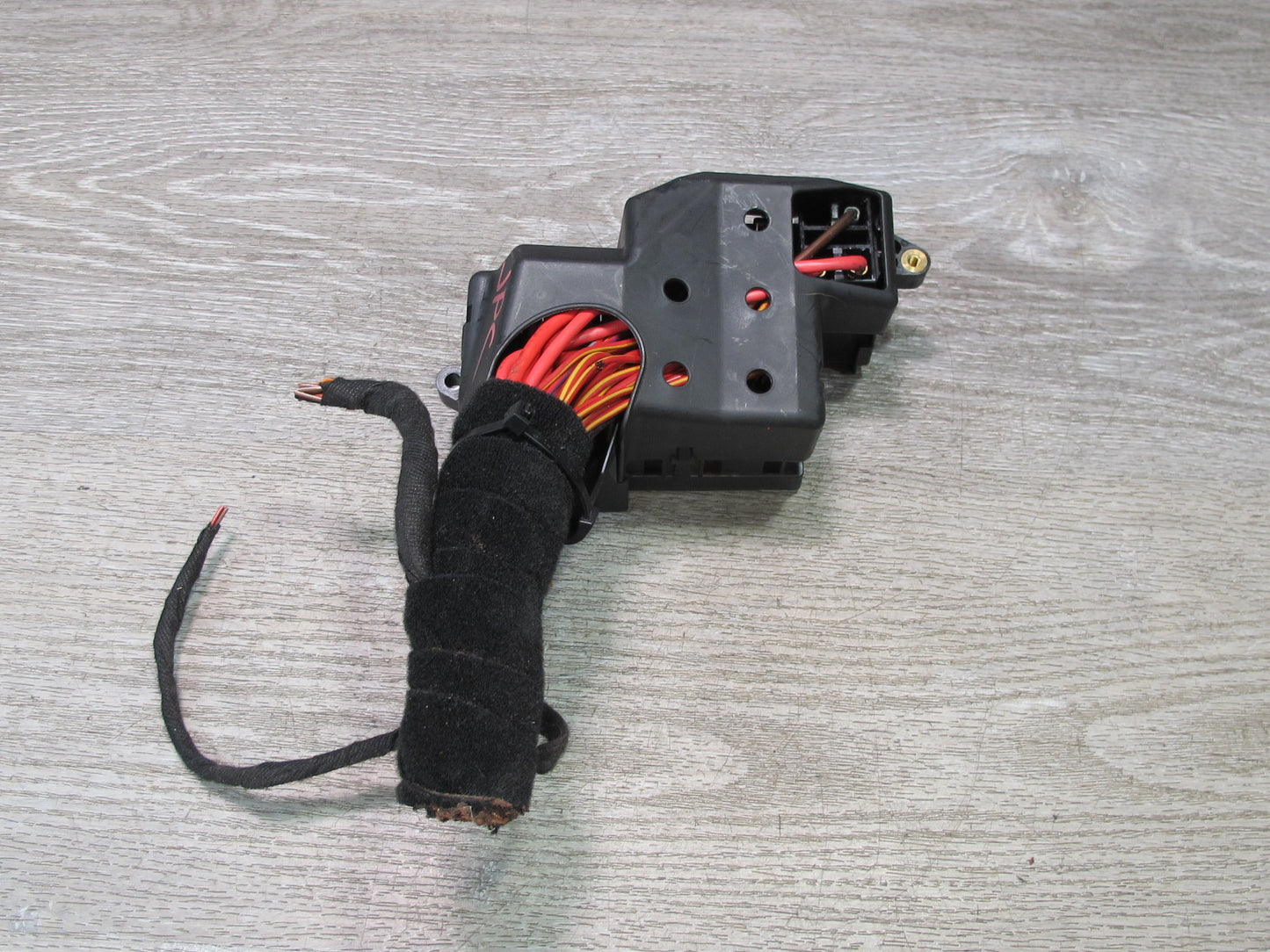 2003-2010 Porsche Cayenne 957 Dash Front Left Fuse Relay Box Module