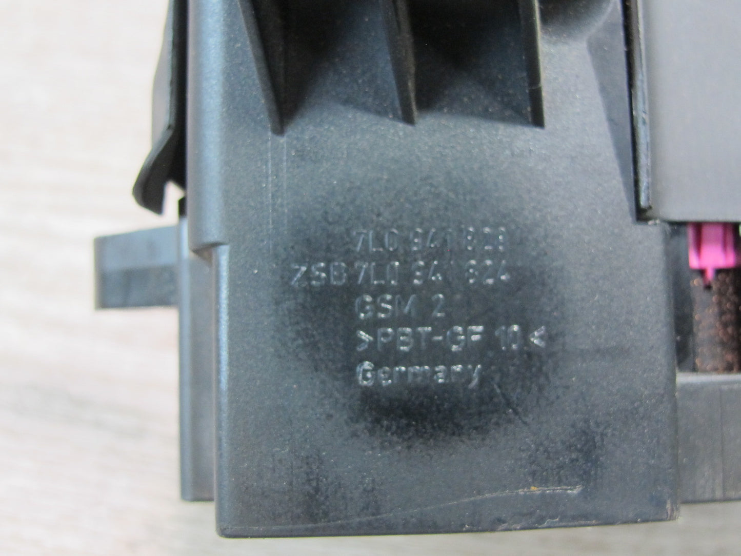 2003-2010 Porsche Cayenne 957 Dash Front Left Fuse Relay Box Module